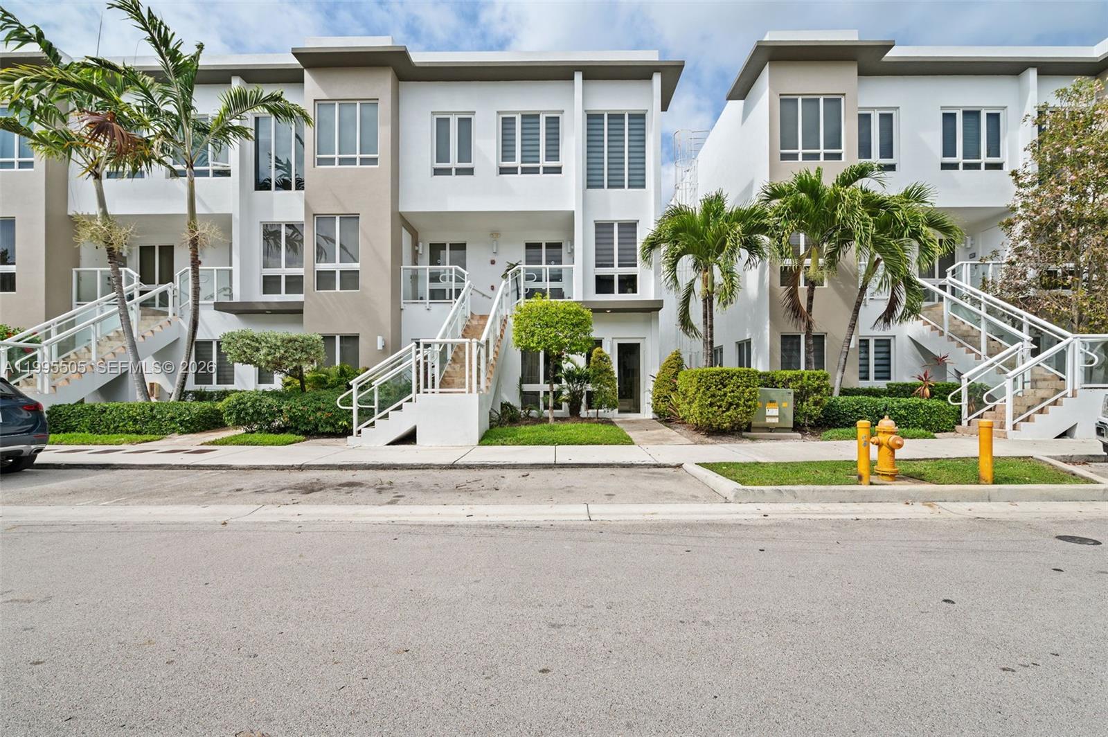 Landmark At Doral Condo