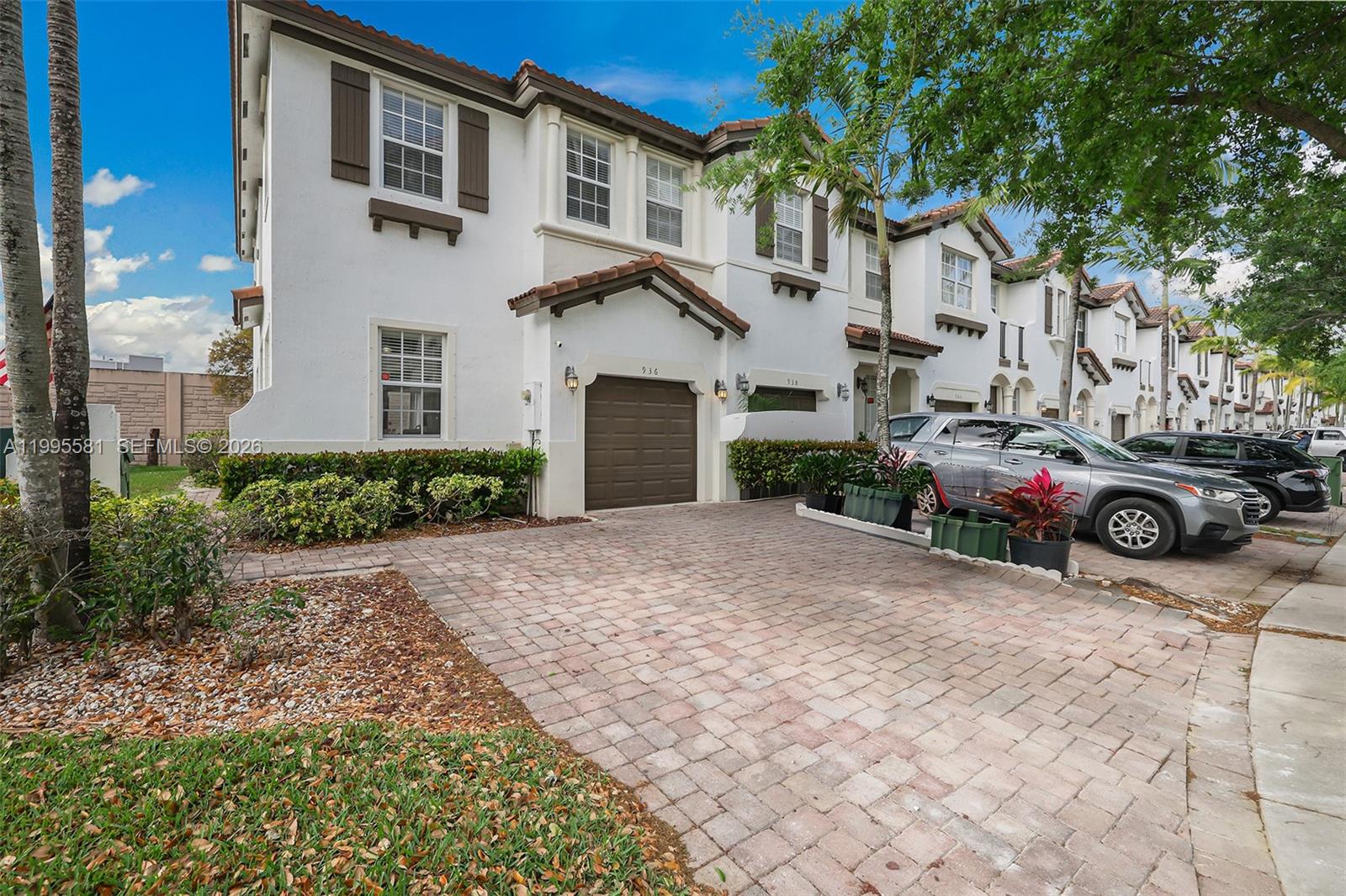 Villas At Portofino East