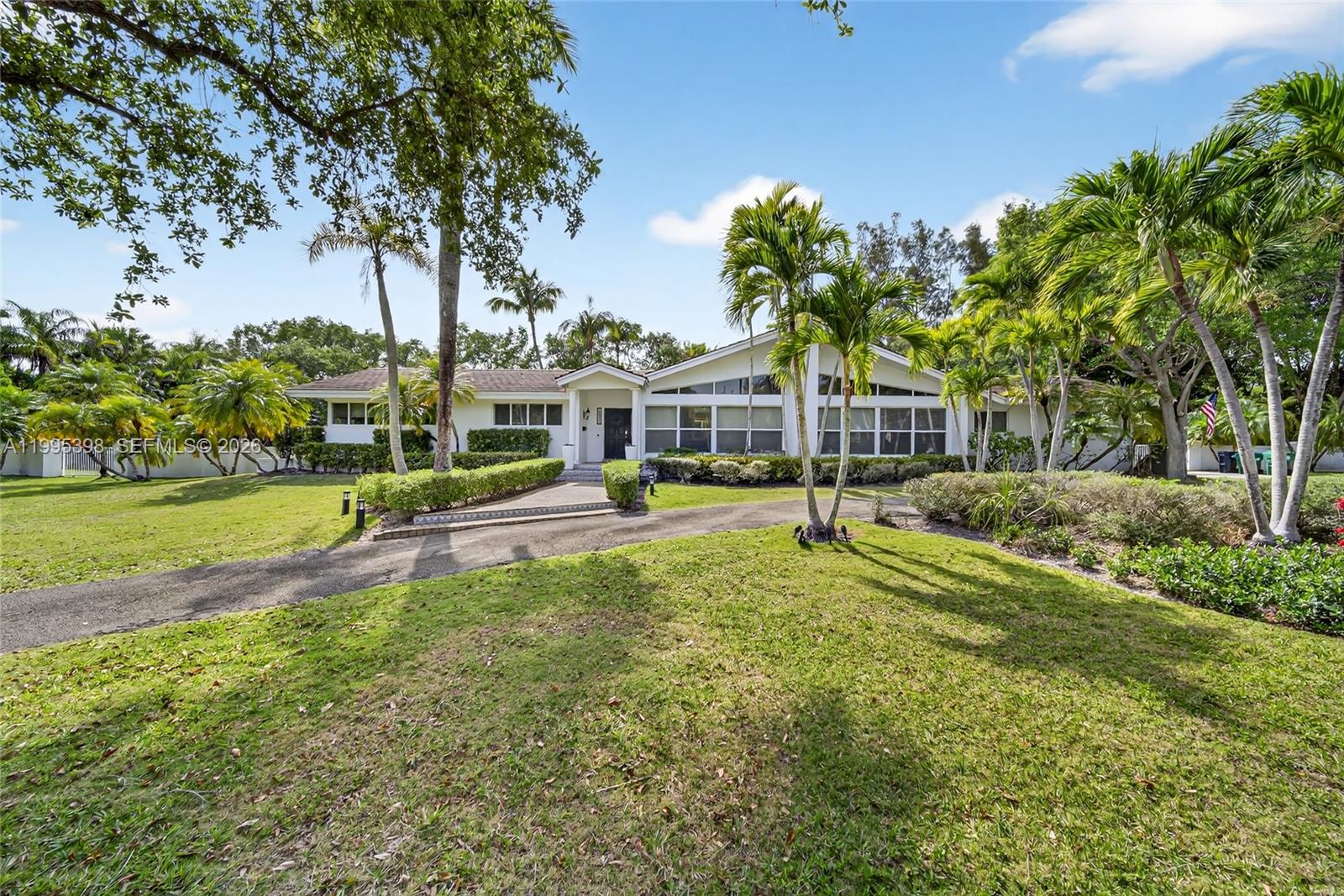 Town & Ranch Ests