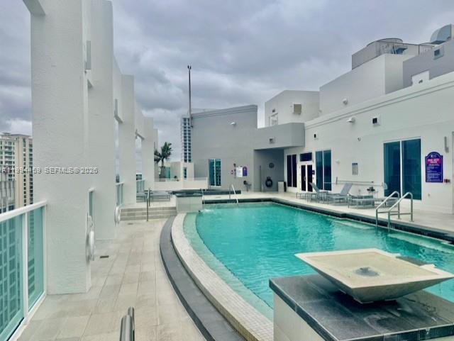 350 Las Olas Place Condo