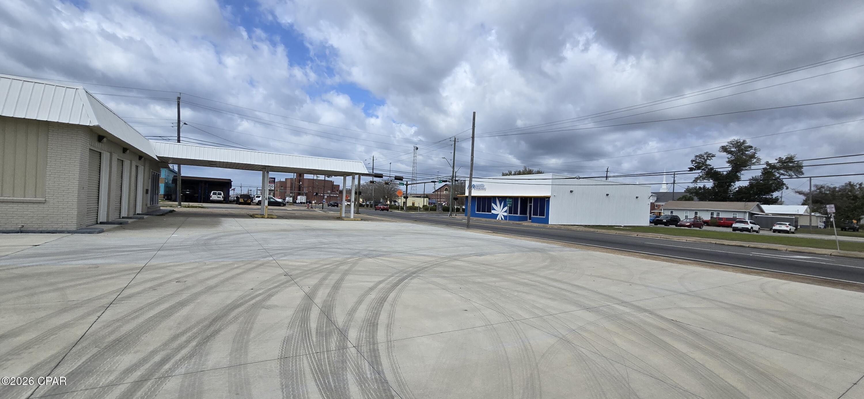 Image 25 For 200 6th Street