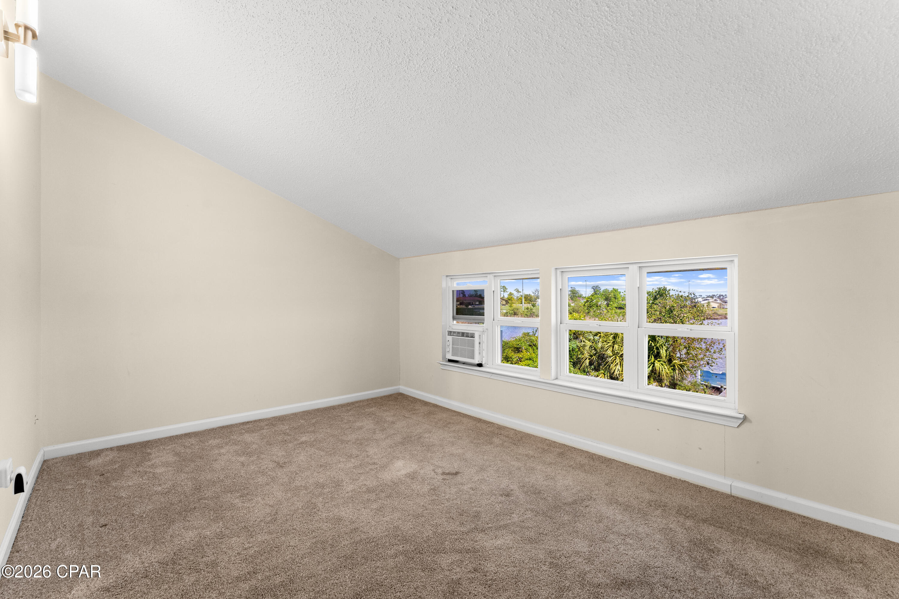 Image 21 For 601 Berthe Avenue