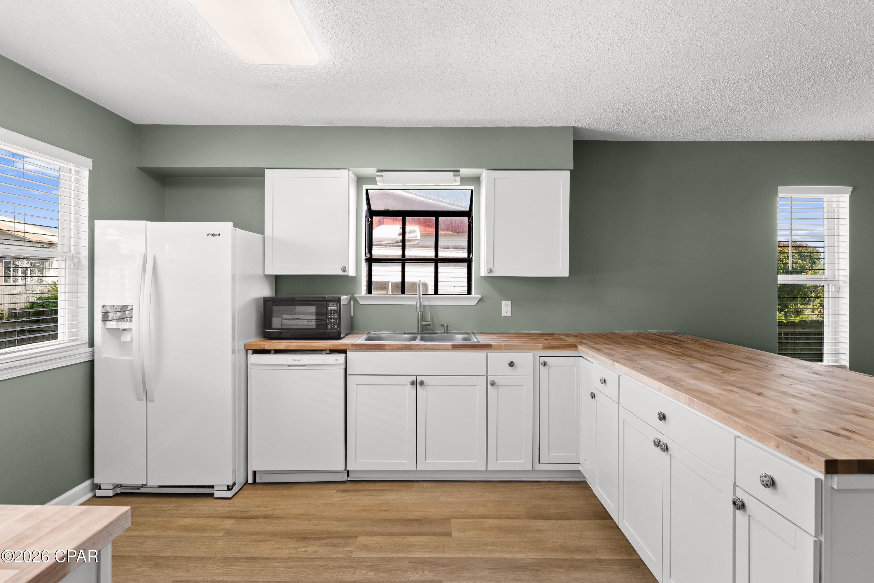 Image 4 For 601 Berthe Avenue
