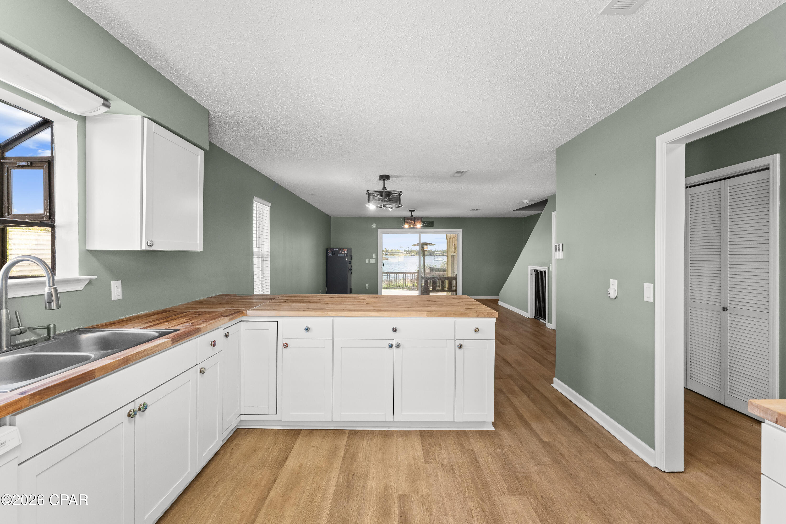Image 7 For 601 Berthe Avenue