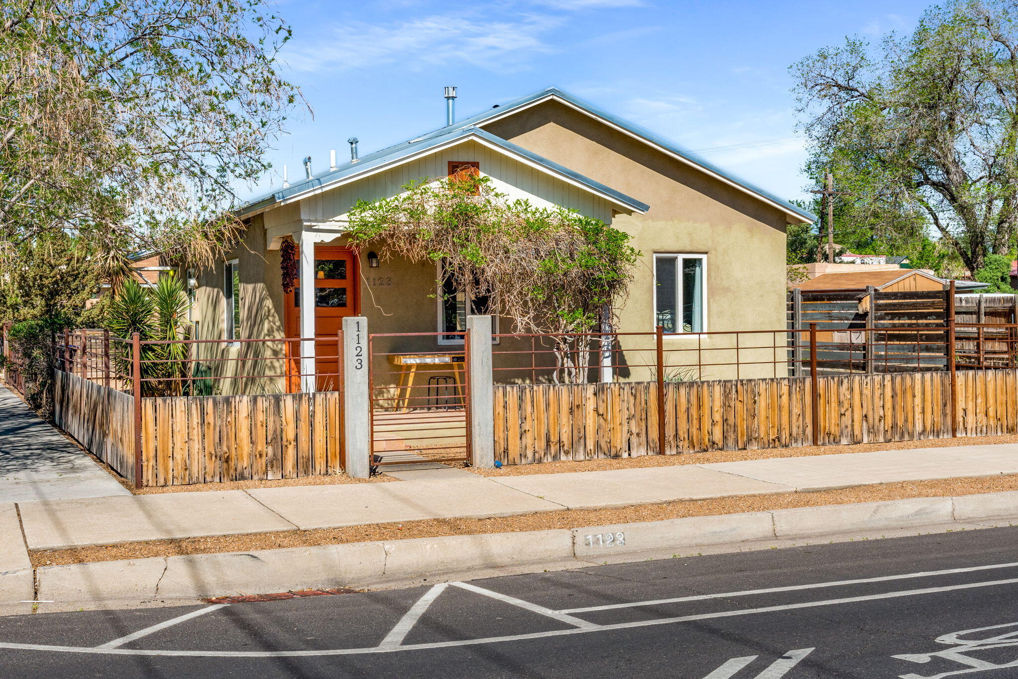 Homes for sale in Albuquerque, NM | 1123 3rd St Sw, Albuquerque, NM 87102 | MLS# 1101173