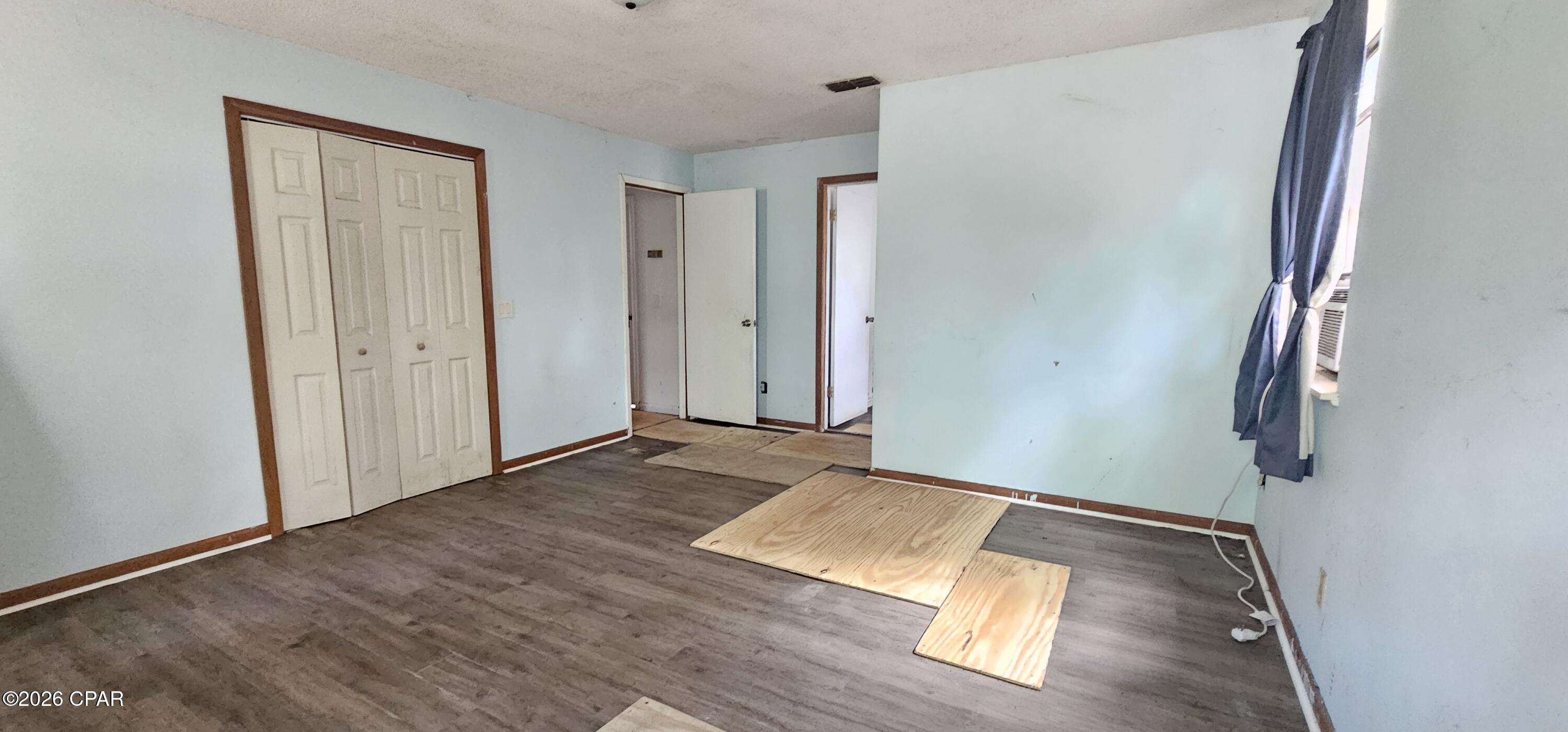 Image 12 For 19076 Oak Hill Drive