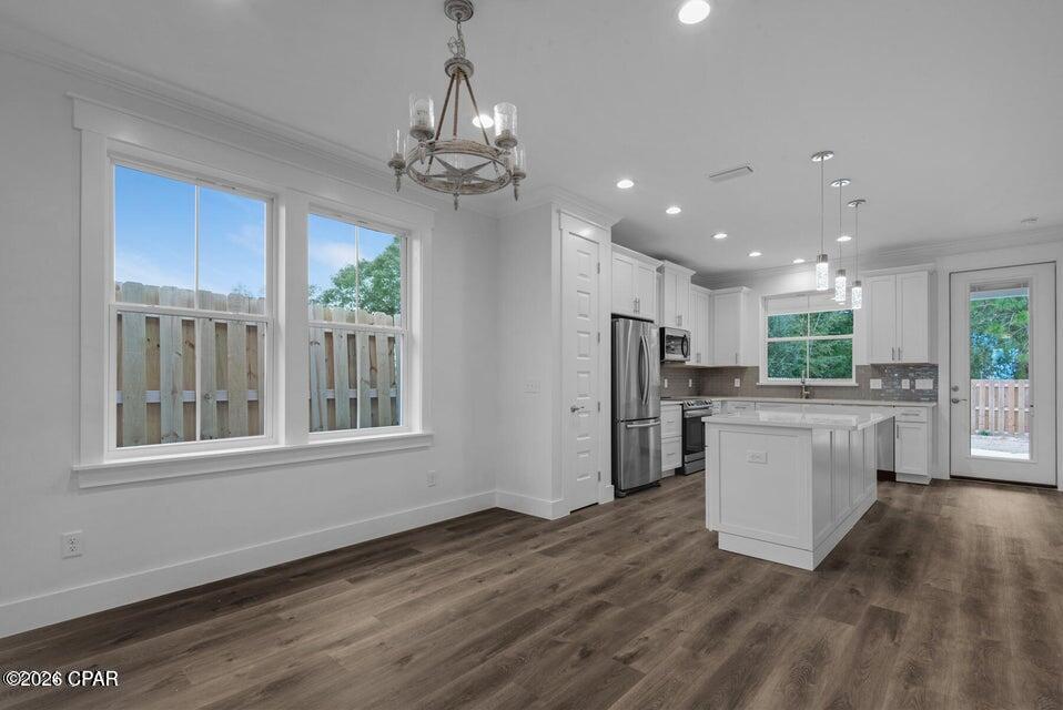 Image 4 For 8408 Warner Place