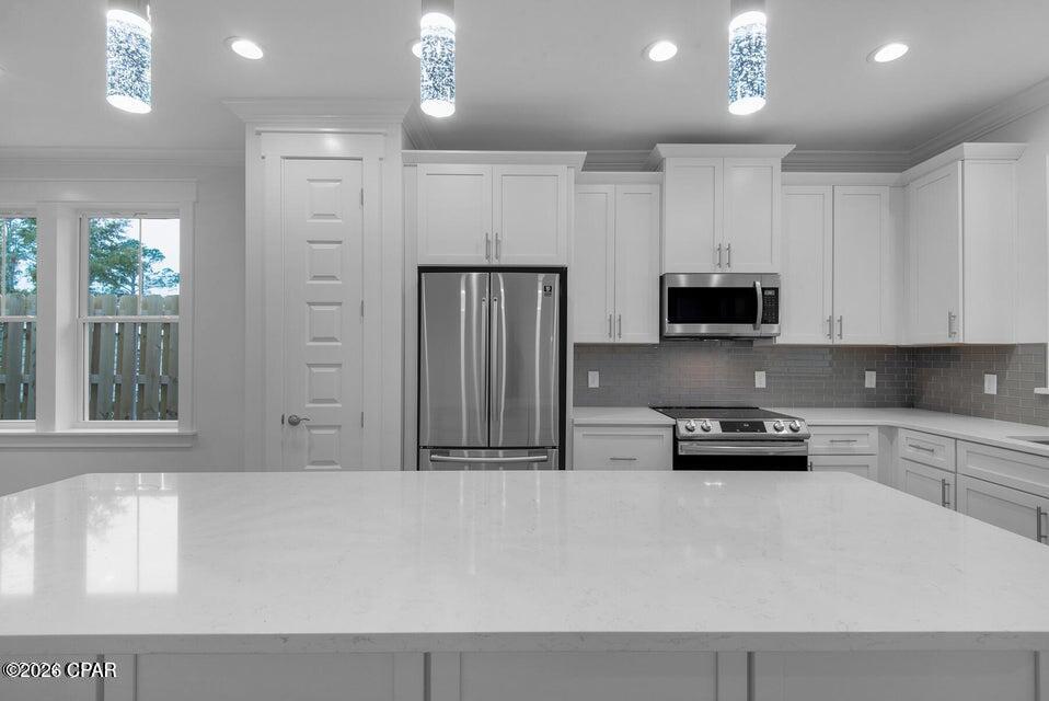 Image 5 For 8408 Warner Place