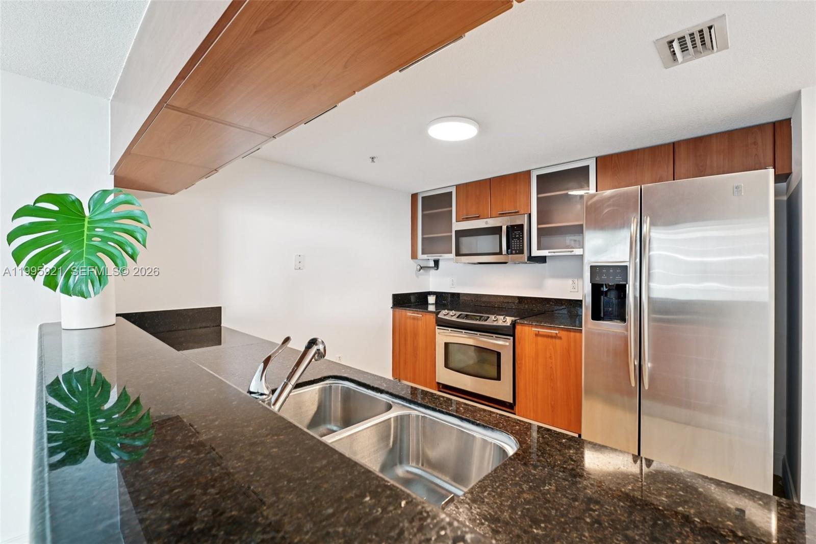 1800 Club Condo