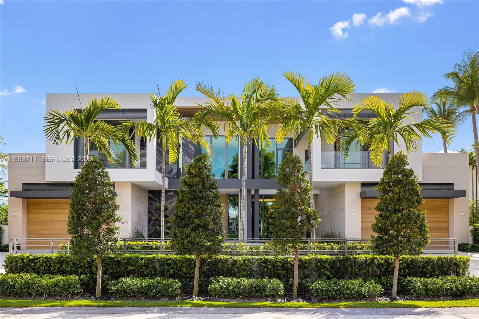 Homes for sale in Fort Lauderdale, FL | 2560 Del Lago Dr, Fort Lauderdale, FL 33316 | MLS# A11993711