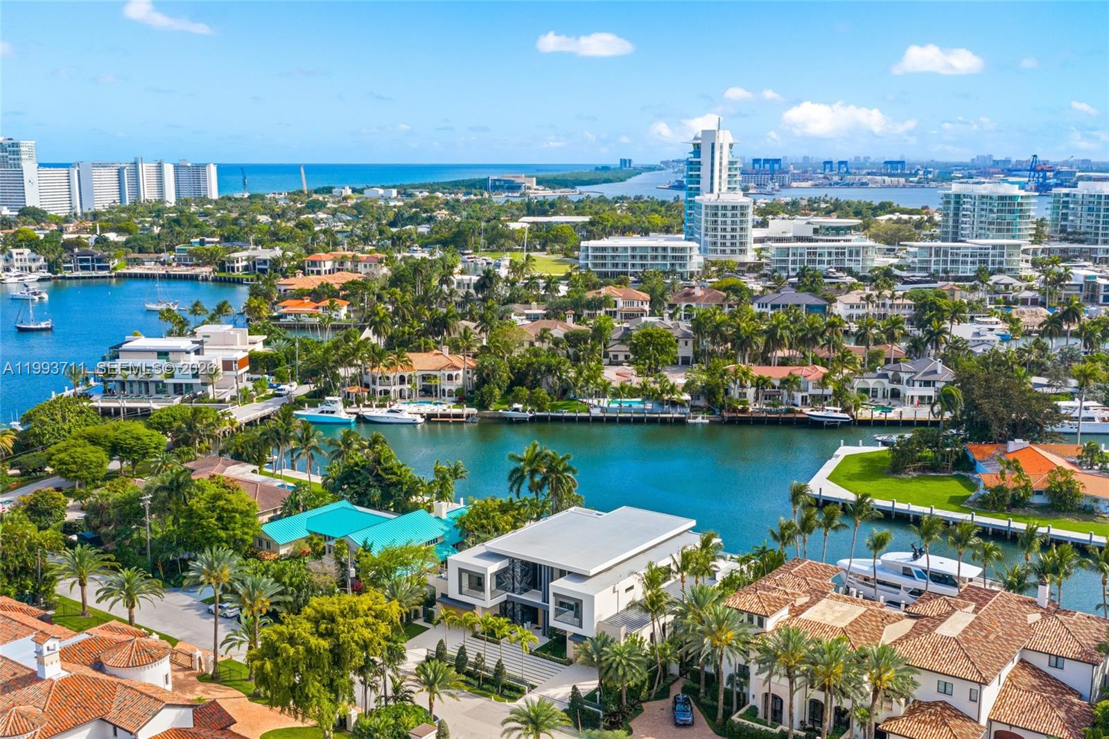 Homes for sale in Fort Lauderdale, FL | 2560 Del Lago Dr, Fort Lauderdale, FL 33316 | MLS# A11993711