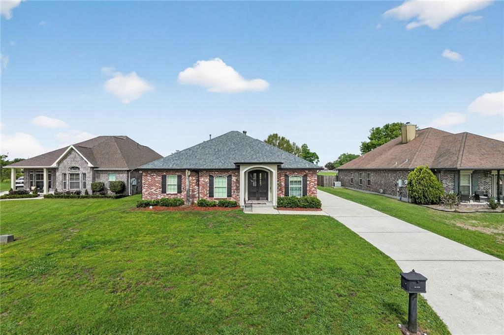 Photo 2 of Single family home for sale at 252 D'olivier St, Belle Chasse, LA 70037 | MLS# 2550635 | Listing updated on 2026-09-13