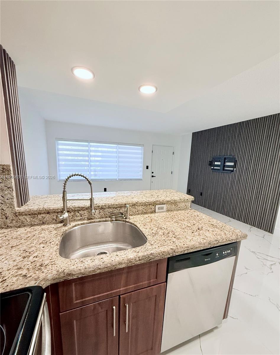 Coral Pointe Townhomes Co