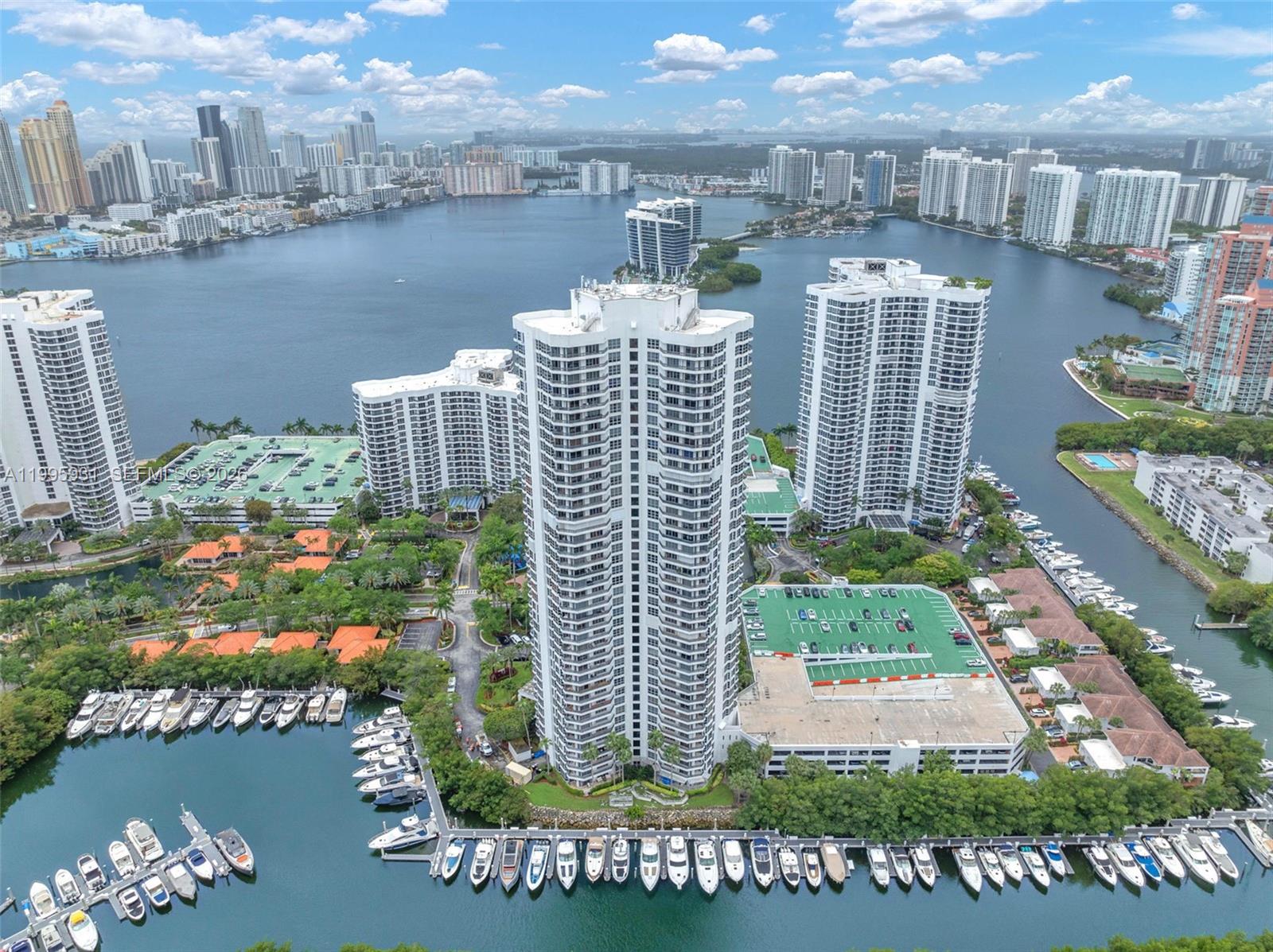 3500 Mystic Pointe Dr #3001