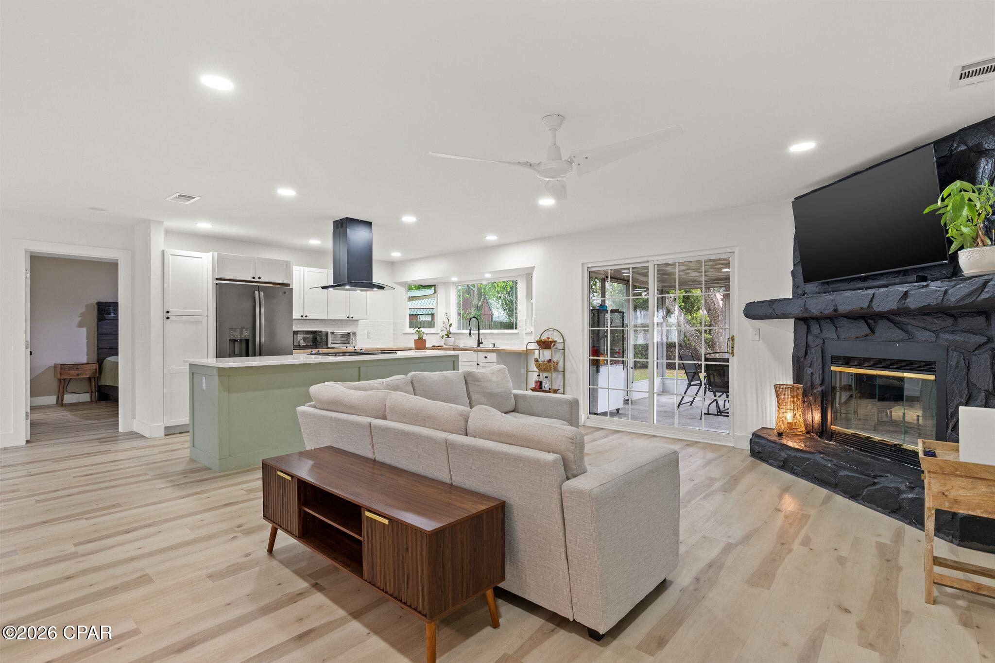 Image 2 For 140 Manistee Drive