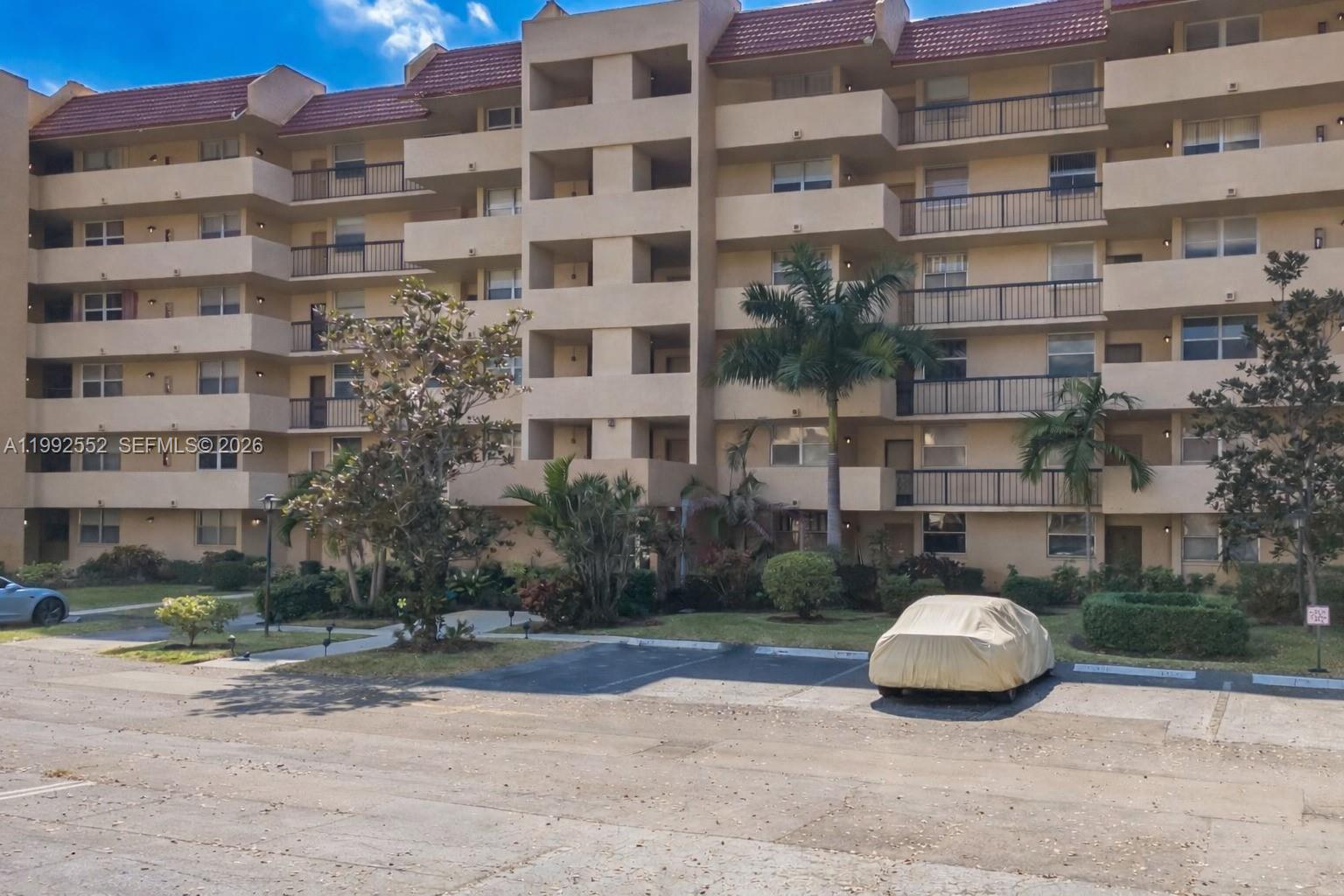 Condominium 8 Of Environ