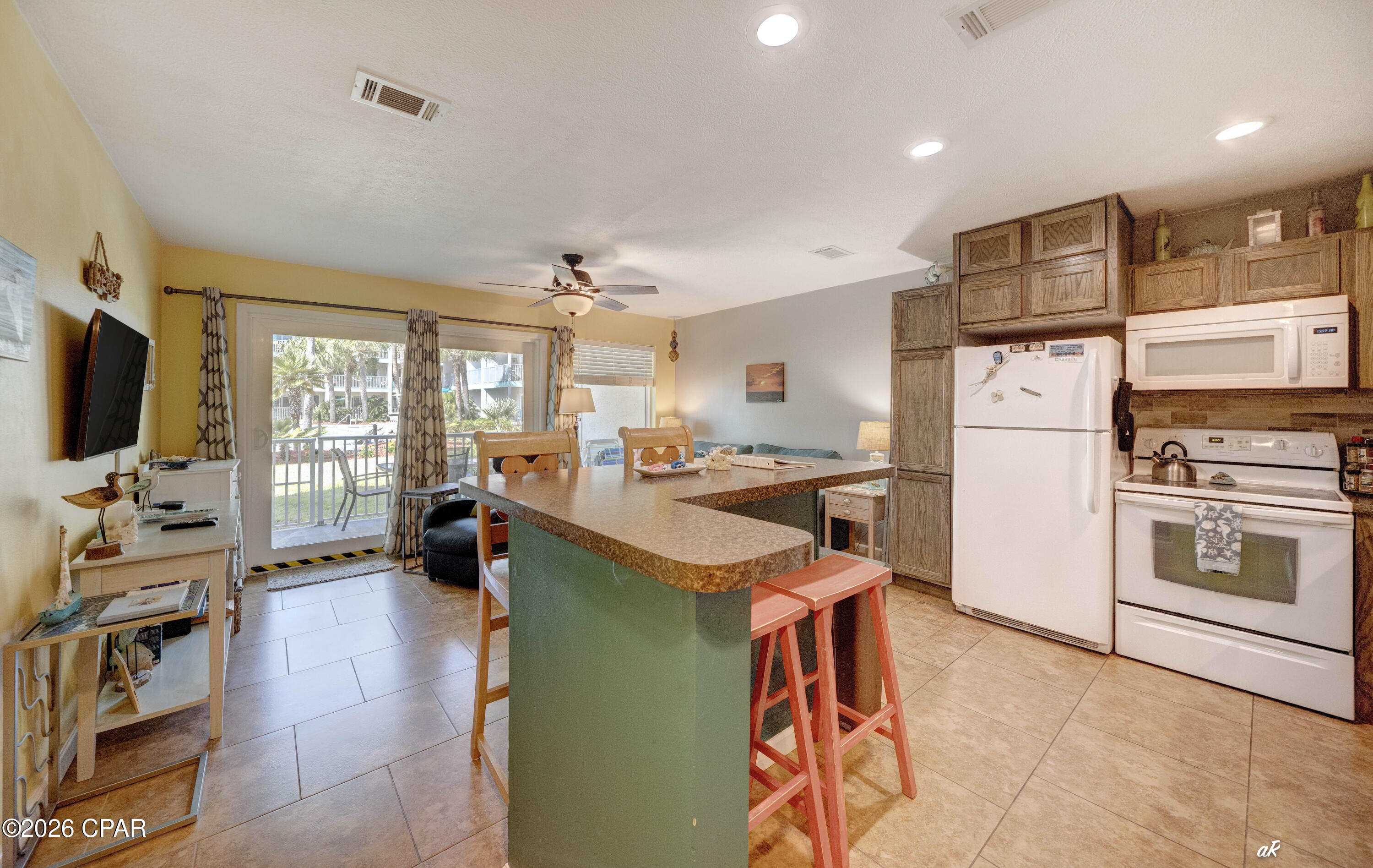 Details for 6205 Thomas Drive 2f, Panama City, FL 32408