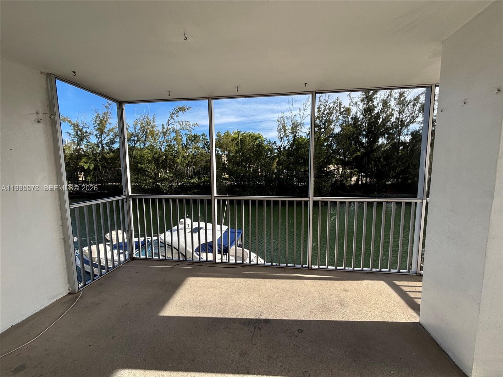 Eastern Shores White Hous