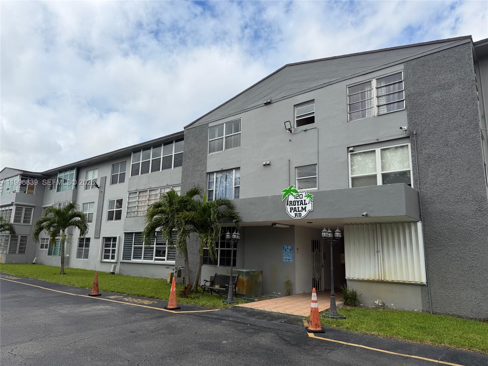 Homes for sale in Hialeah Gardens, FL | 120 Royal Palm Rd #301, Hialeah Gardens, FL 33016 | MLS# A11996839