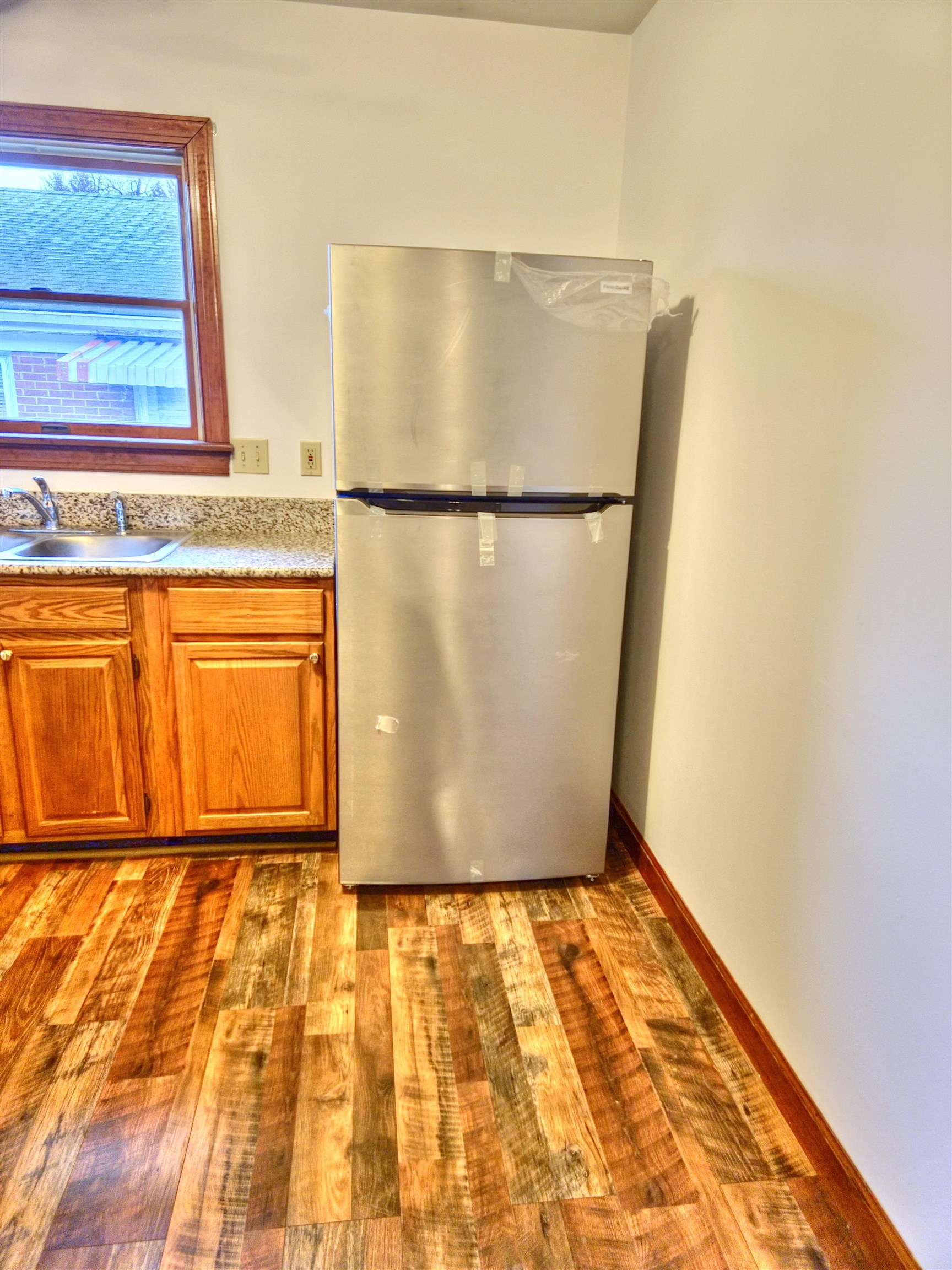 405 Linden Ave S 1