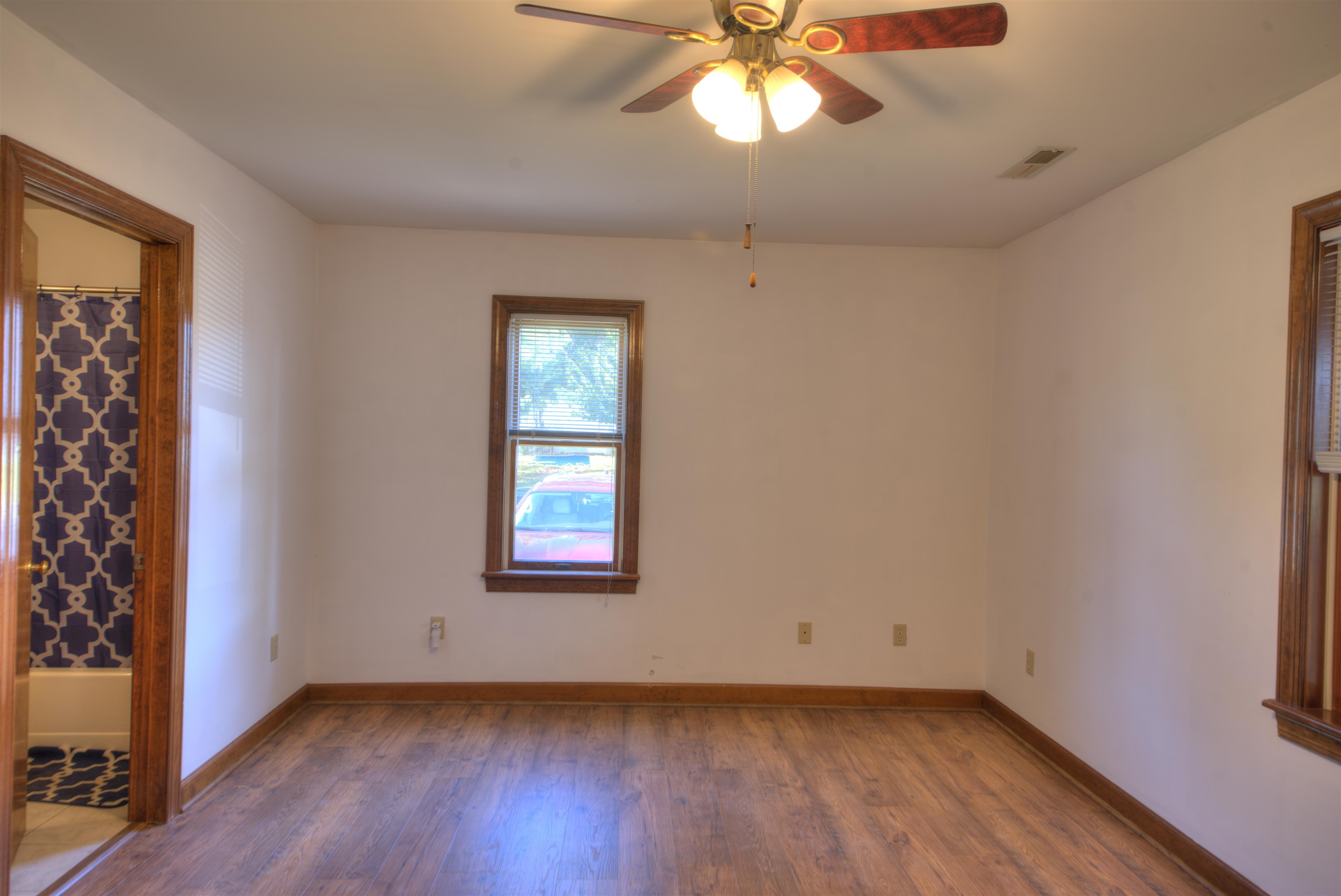 405 Linden Ave S 1