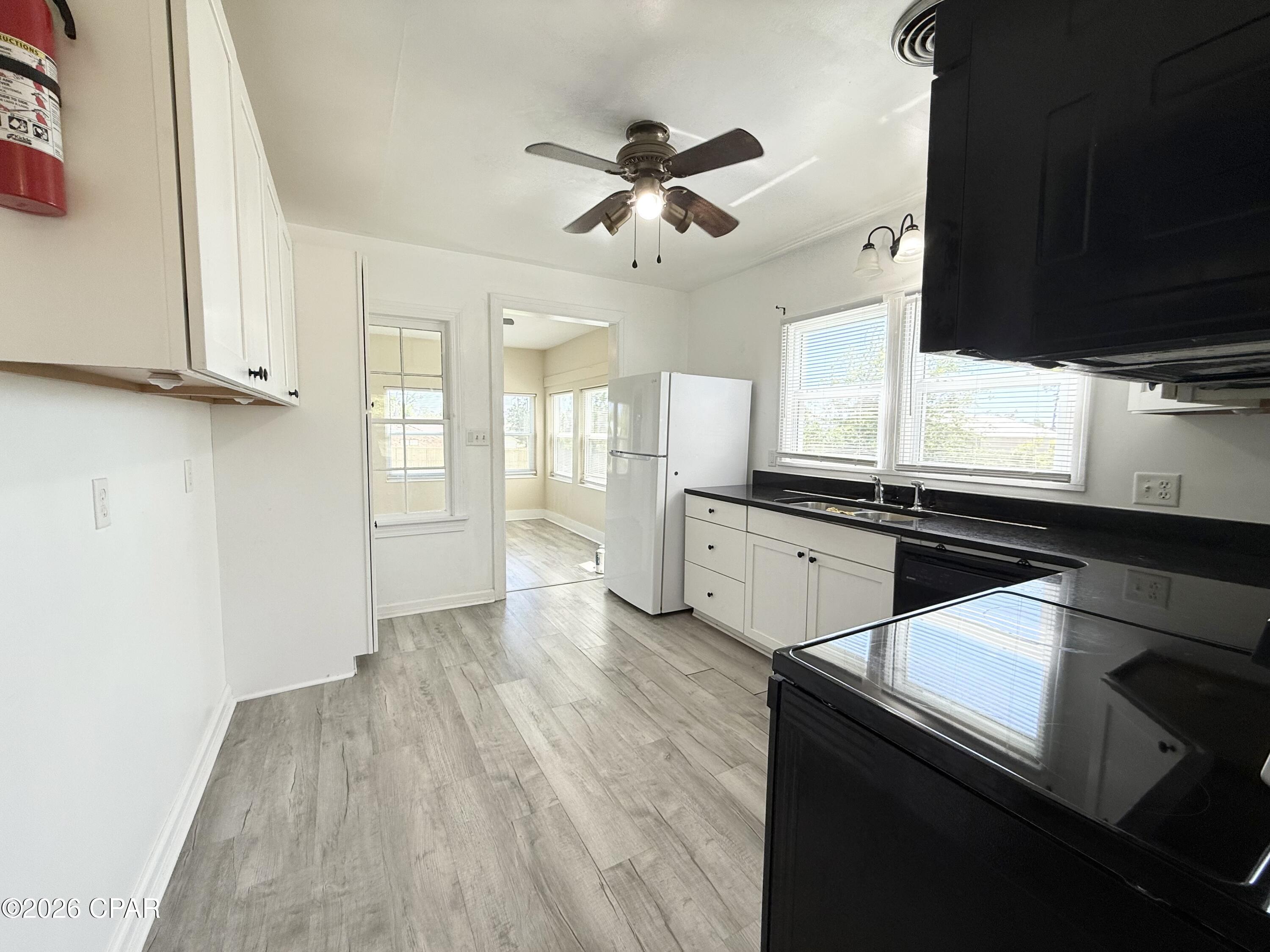 Image 16 For 421 Berthe Avenue