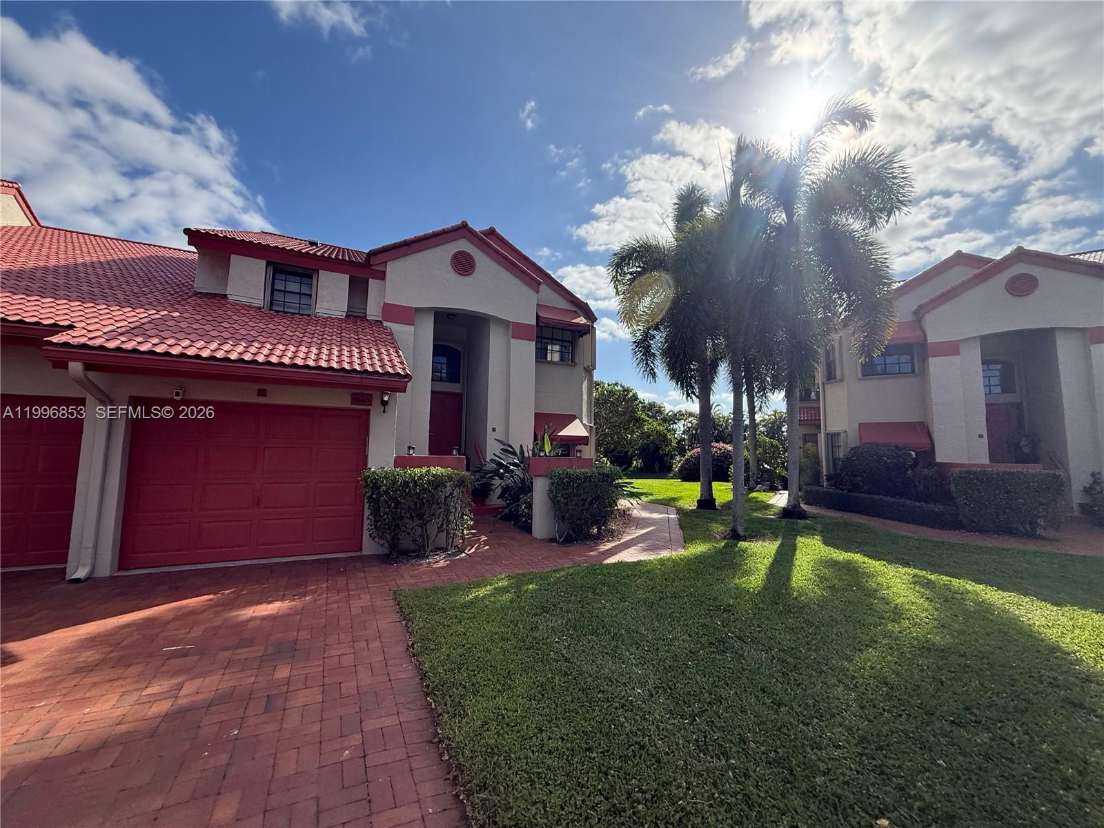 Lexington Club Villas Con