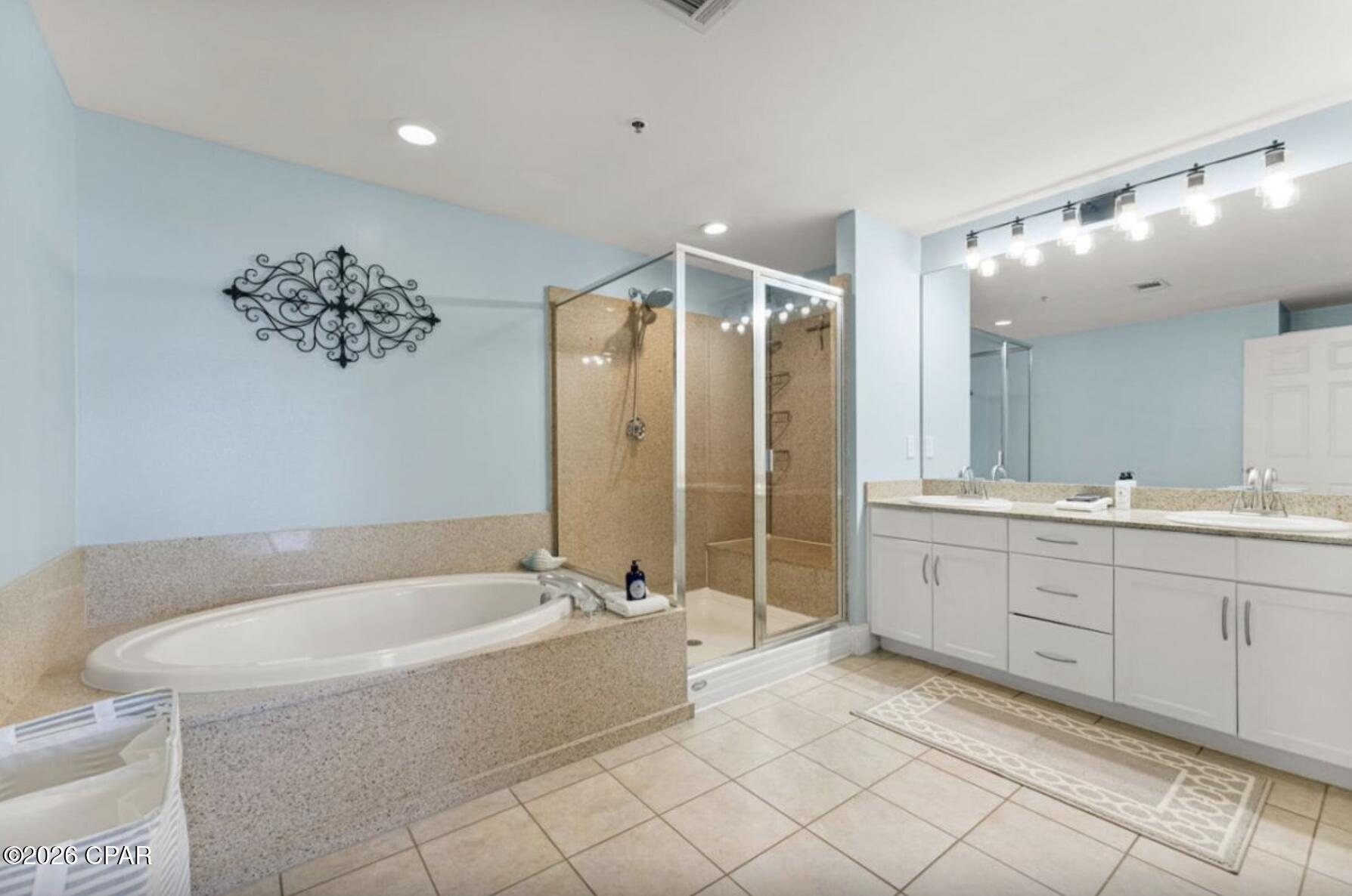 Image 13 For 9902 Thomas Drive 1734