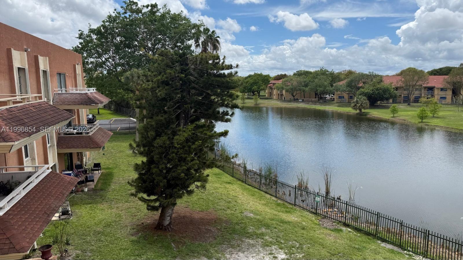 Lakeview Gardens At Miami