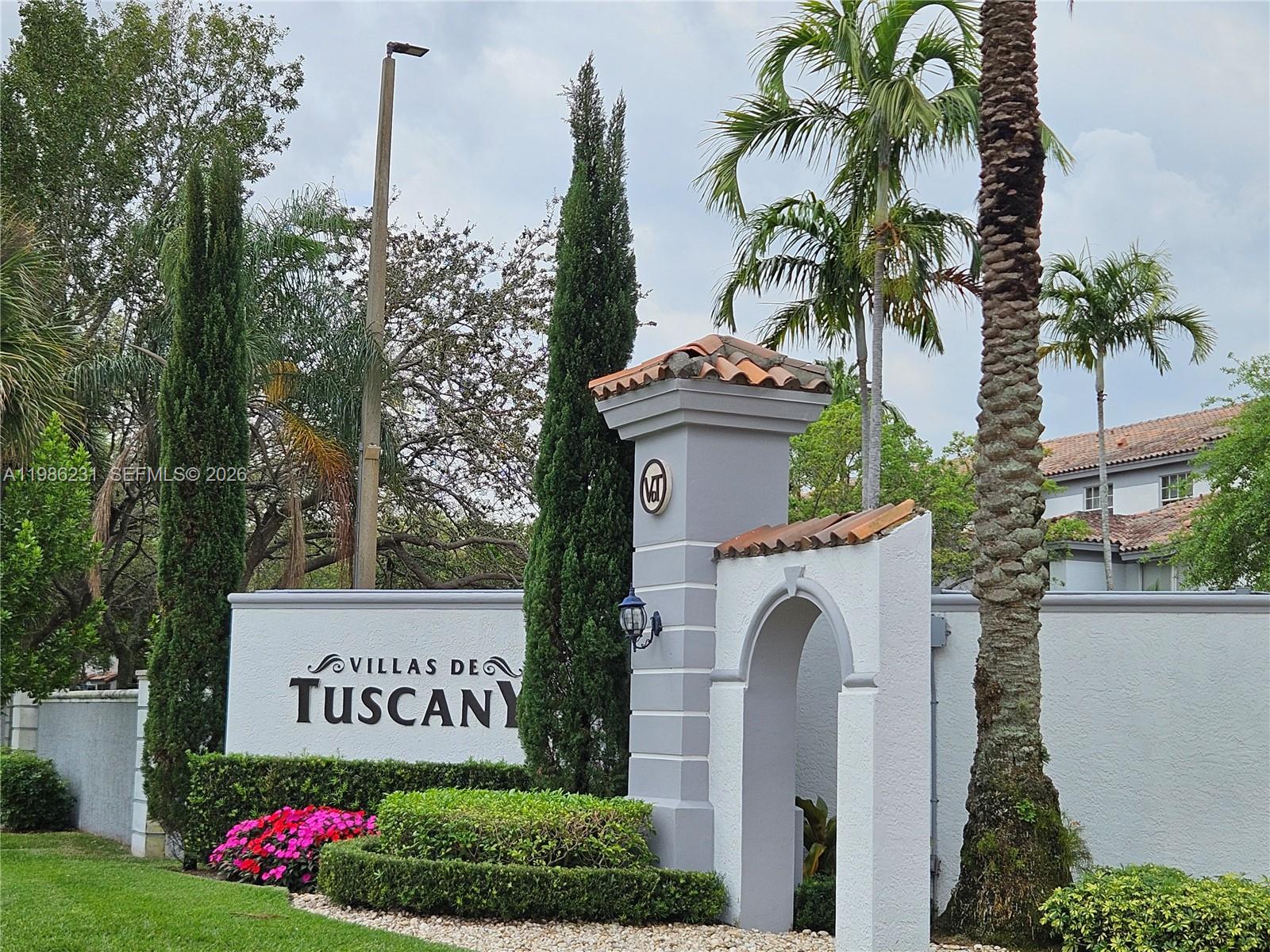 Villas De Tuscany Condo