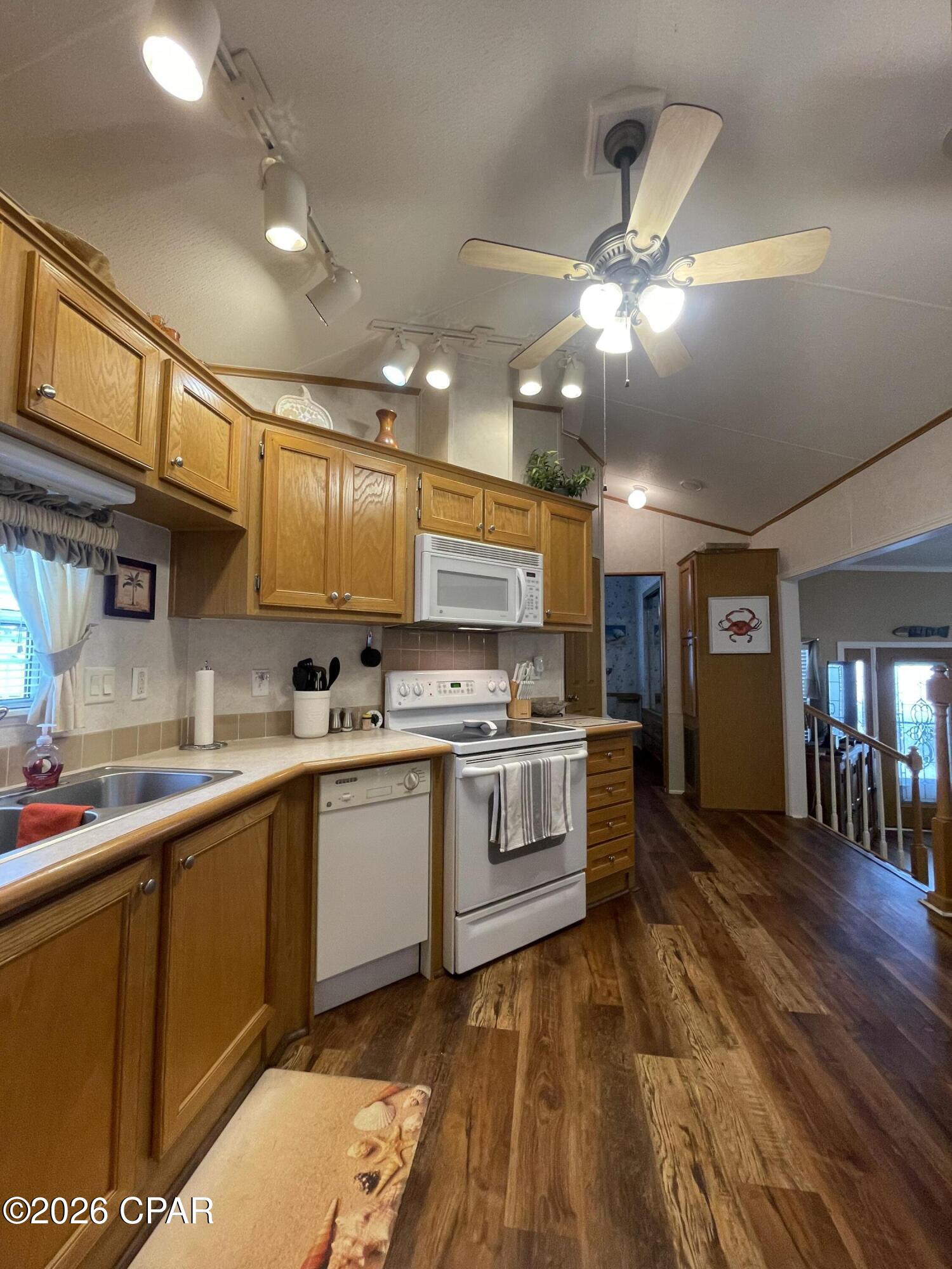 Image 11 For 1219 Thomas Drive 279