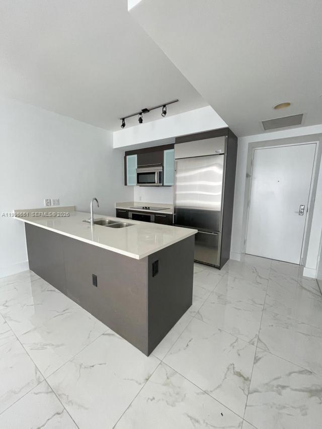 500 Brickell Ave 2506