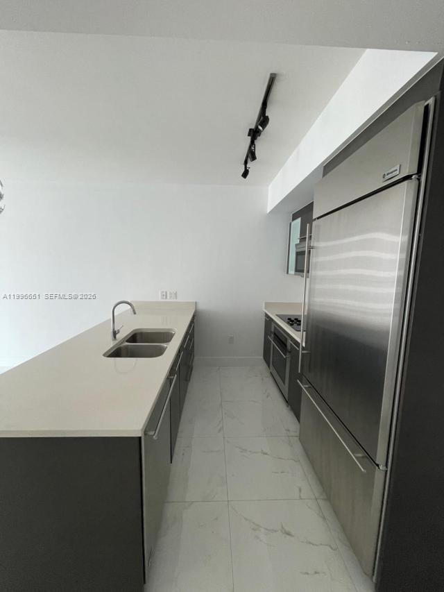 500 Brickell Ave 2506