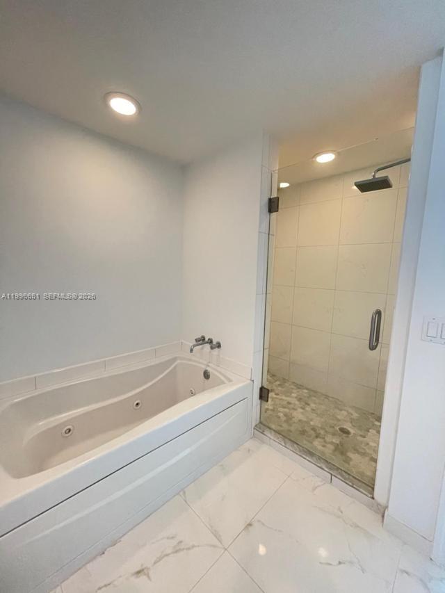 500 Brickell Ave 2506