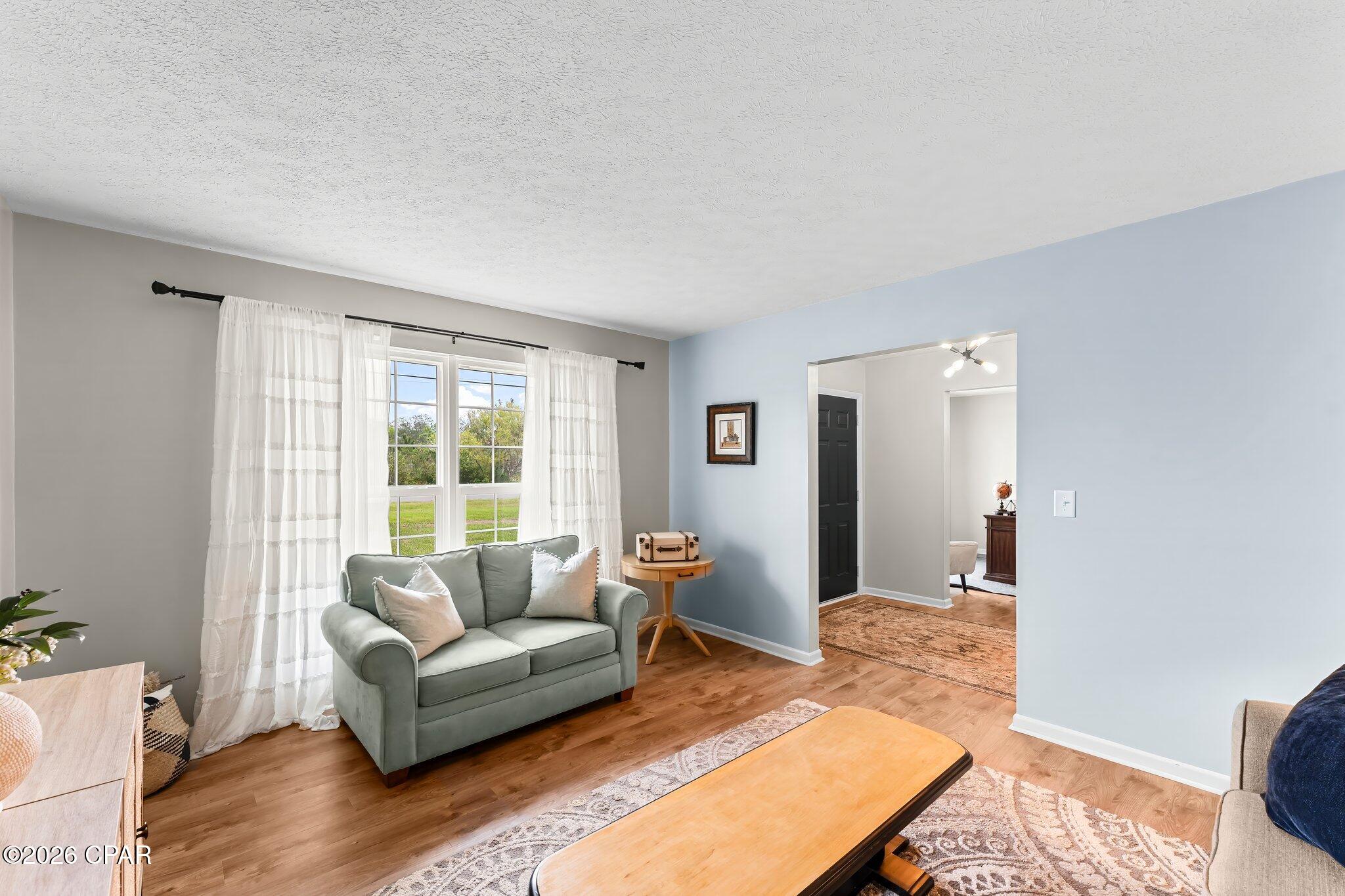 Listing photo id 12 for 4503 Northshore Road