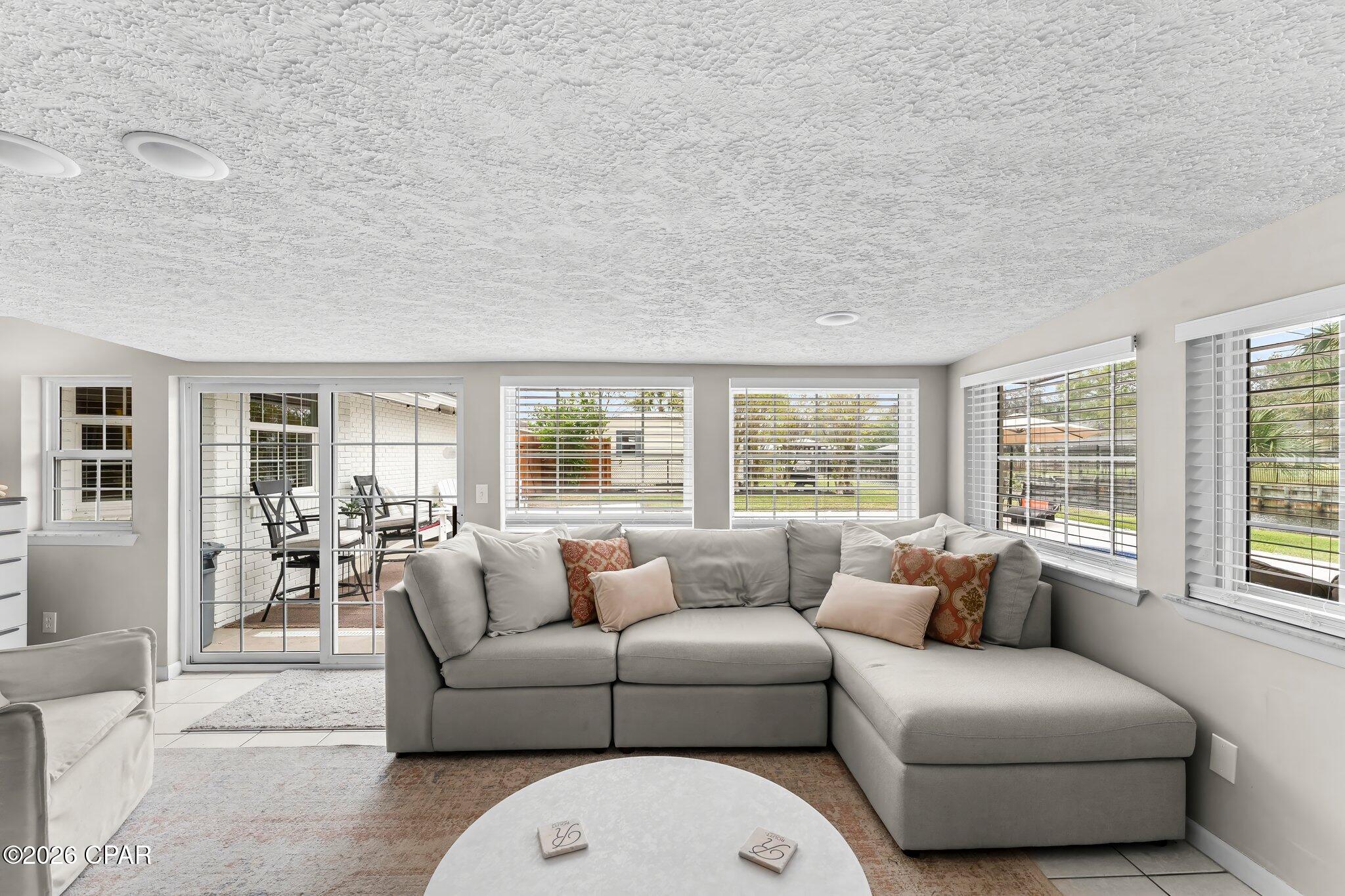 Listing photo id 27 for 4503 Northshore Road