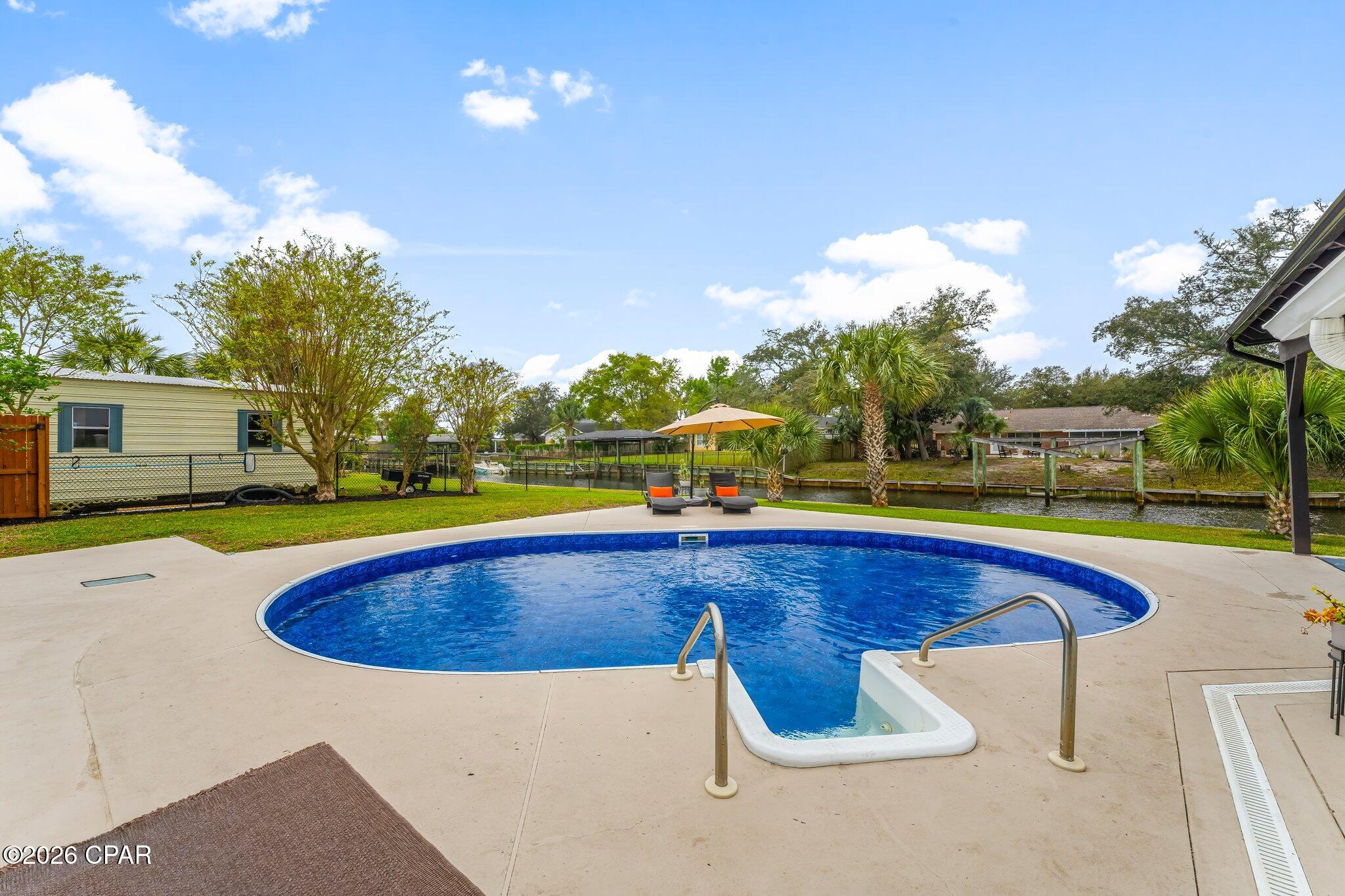 Listing photo id 38 for 4503 Northshore Road