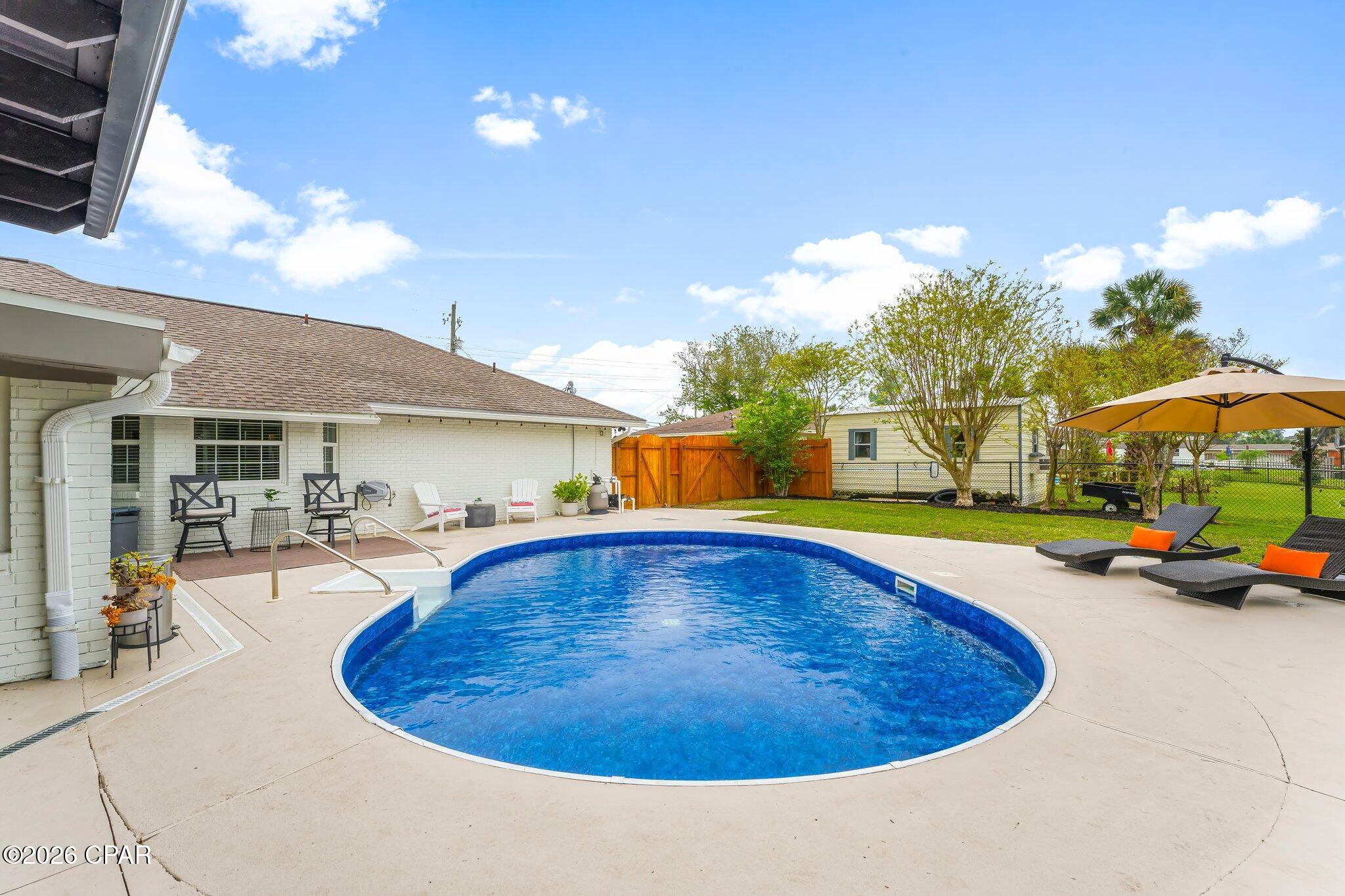 Listing photo id 42 for 4503 Northshore Road