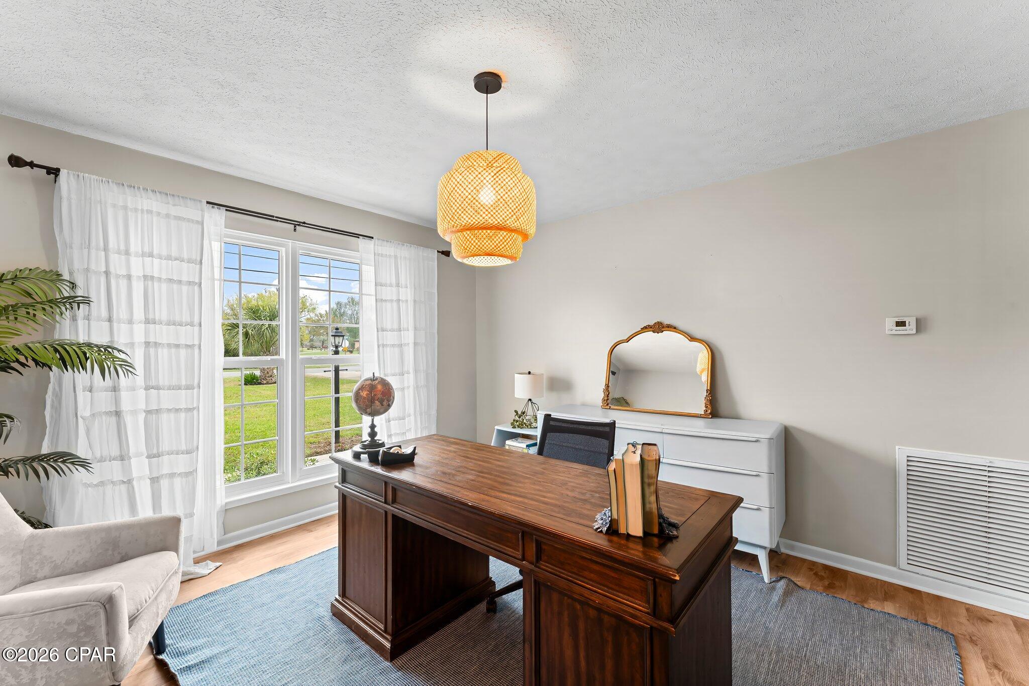 Listing photo id 8 for 4503 Northshore Road