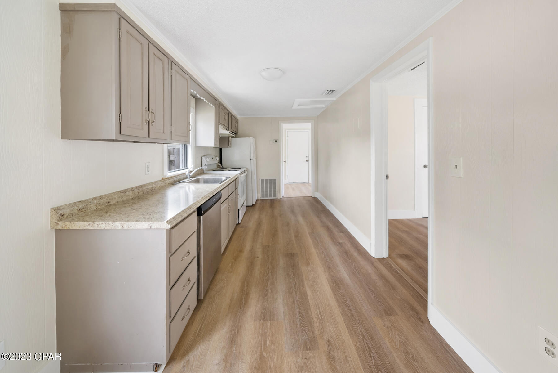 Image 12 For 206 2nd Court A