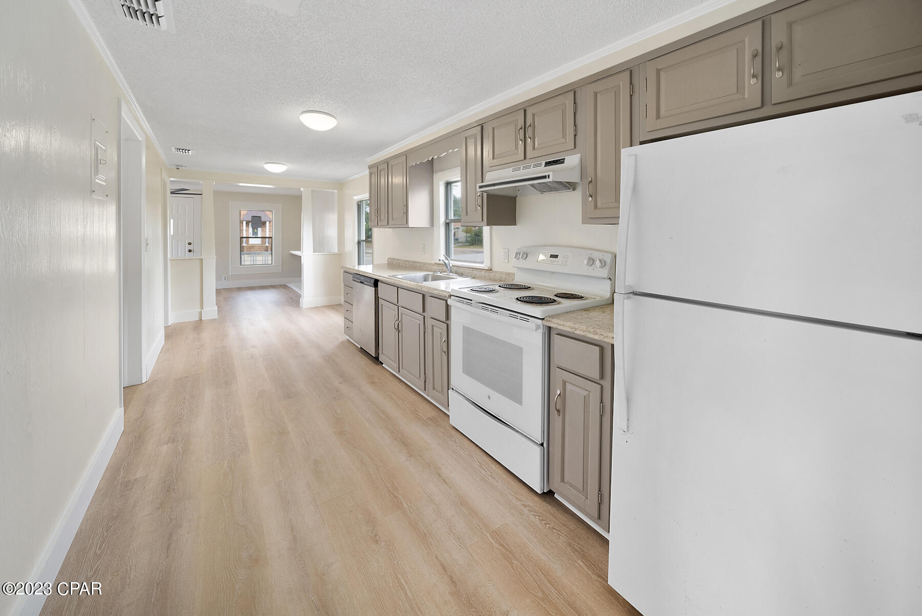 Image 9 For 206 2nd Court A