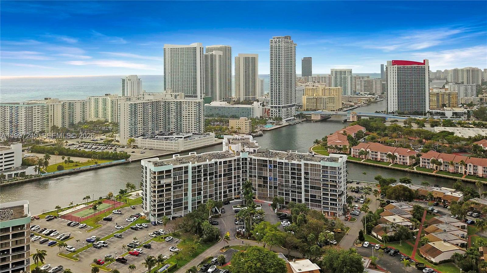 200 Leslie Condo