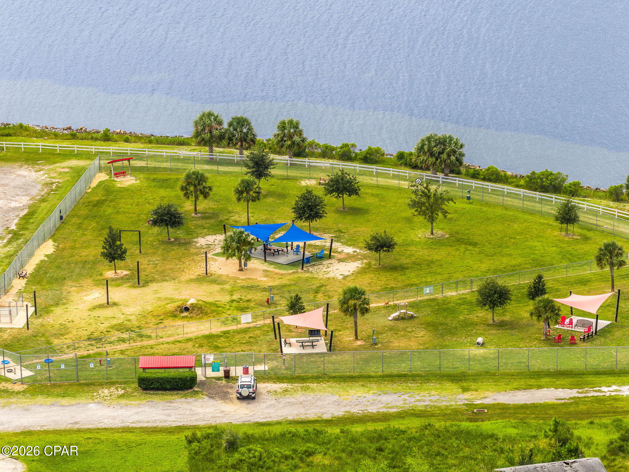 Listing photo id 106 for 607 Timbers Crossing