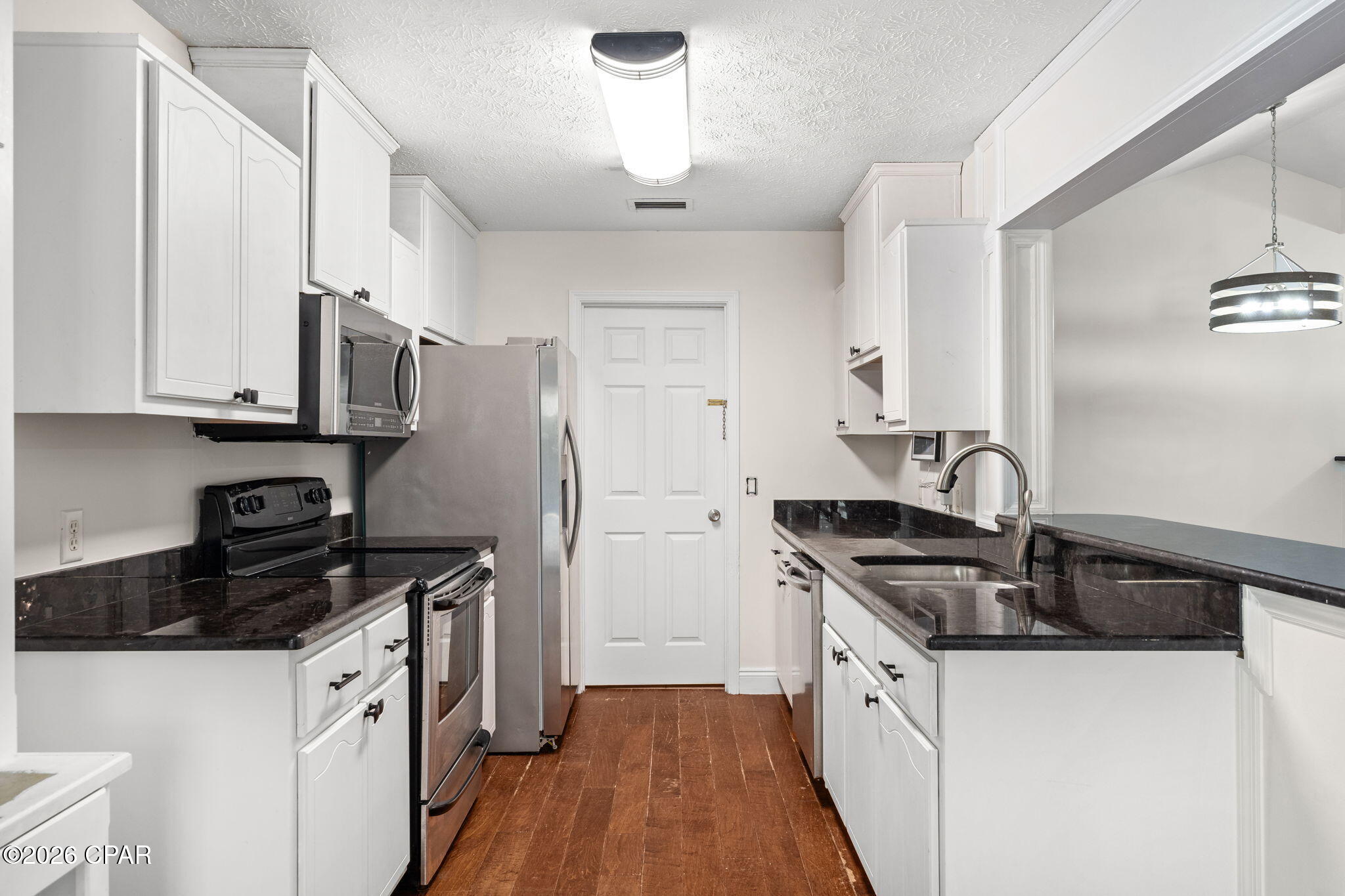 Listing photo id 18 for 607 Timbers Crossing