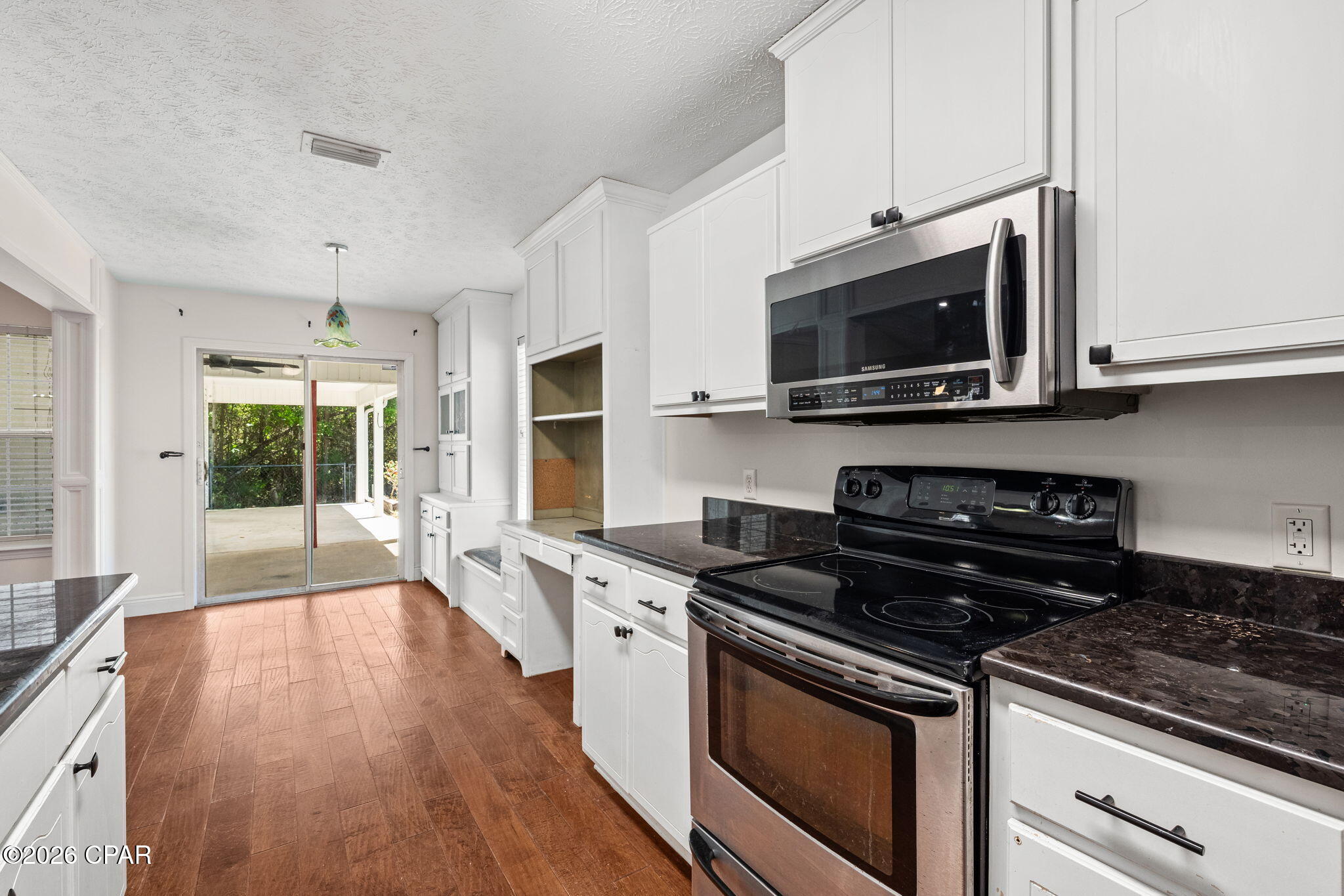 Listing photo id 20 for 607 Timbers Crossing