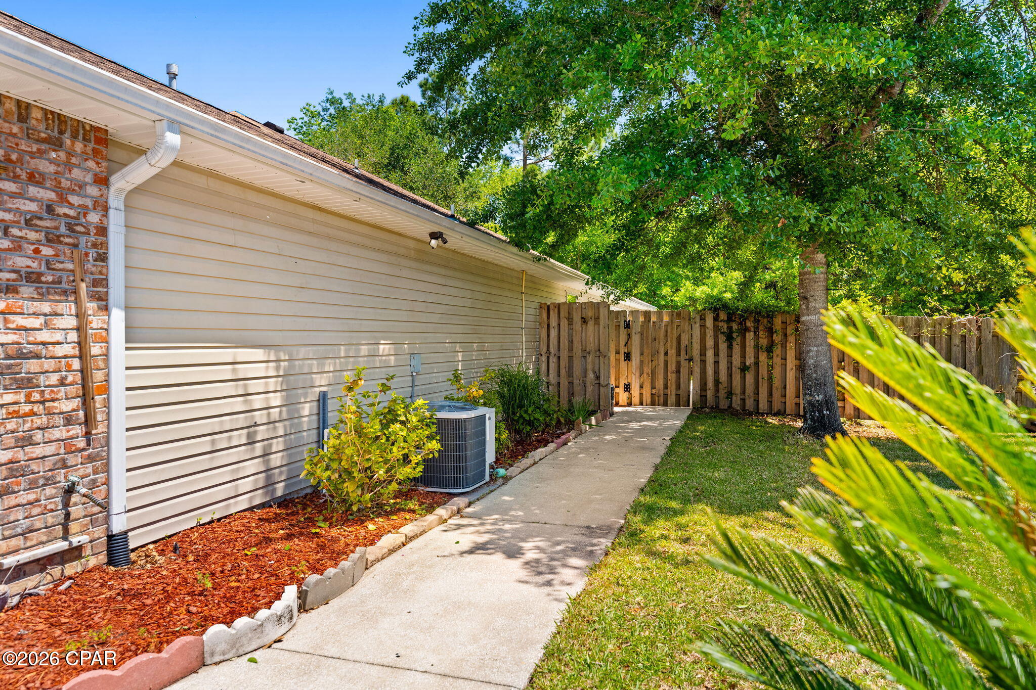 Listing photo id 36 for 607 Timbers Crossing