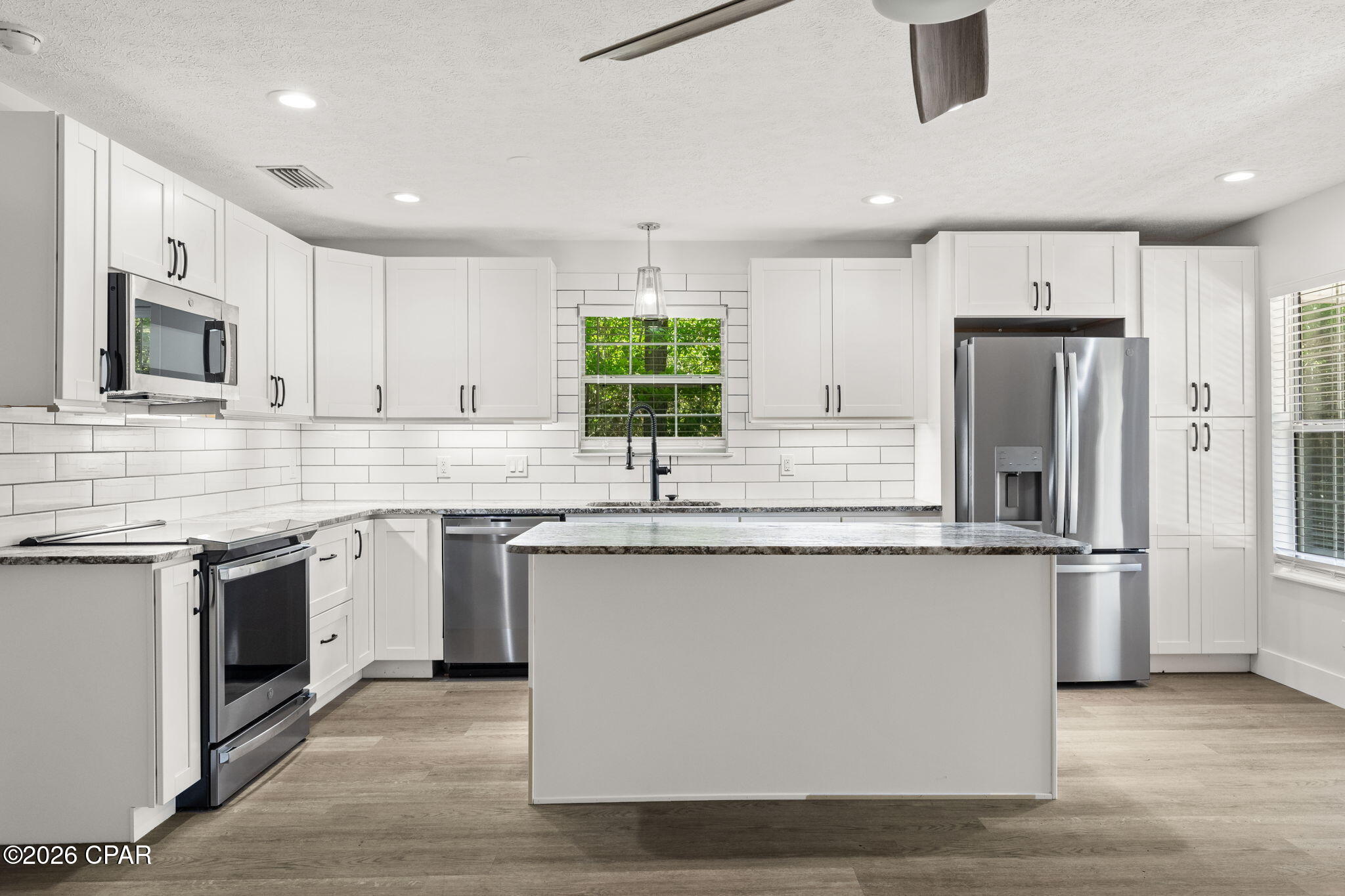 Listing photo id 43 for 607 Timbers Crossing