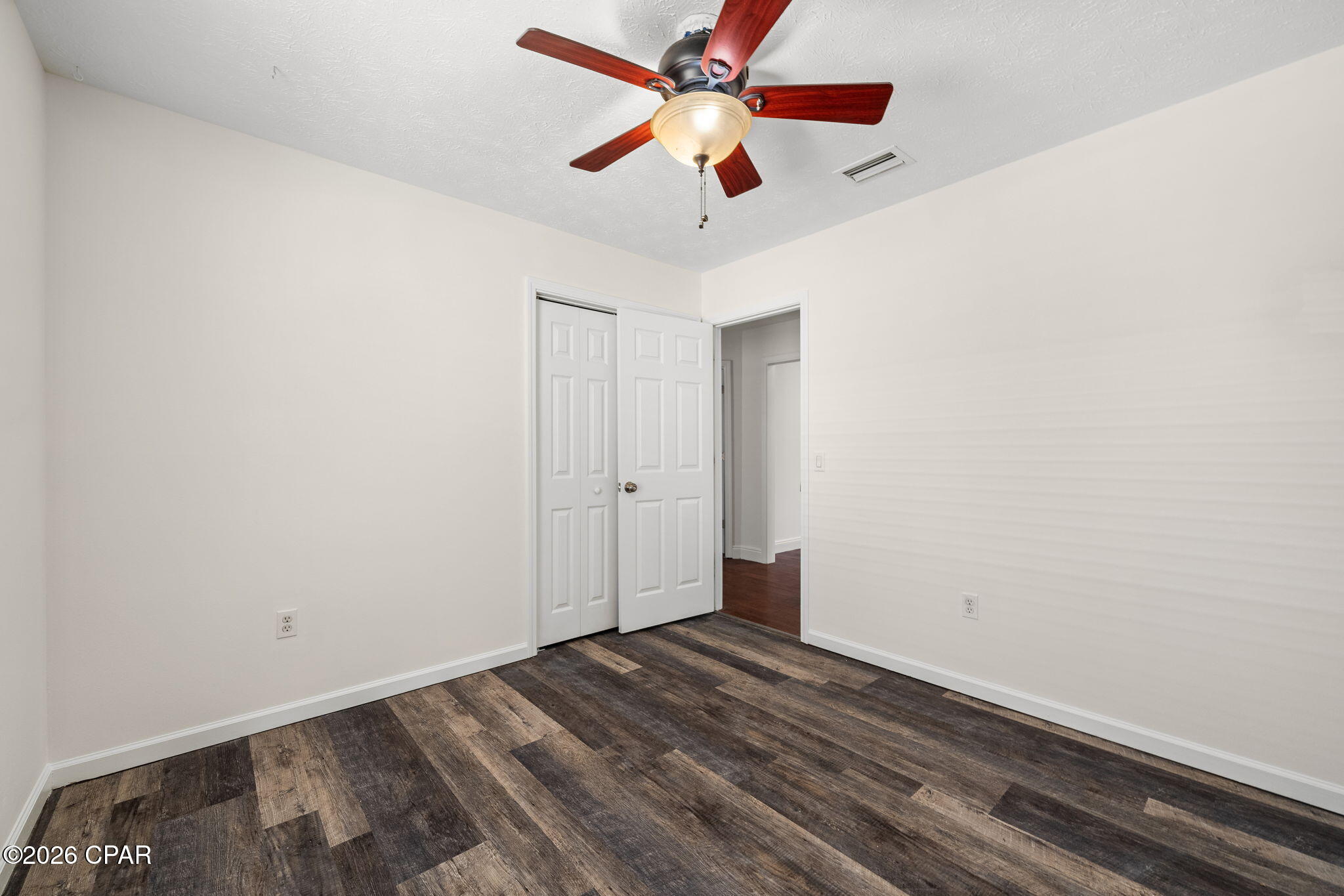 Listing photo id 56 for 607 Timbers Crossing