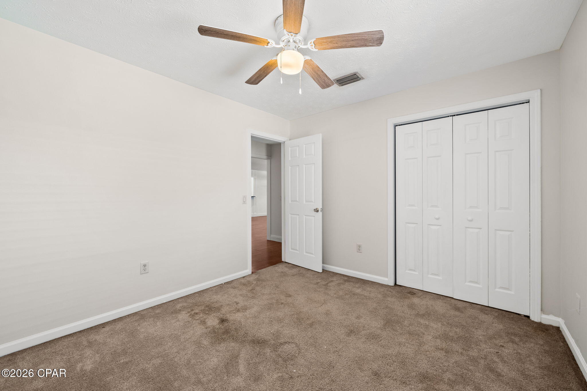 Listing photo id 57 for 607 Timbers Crossing