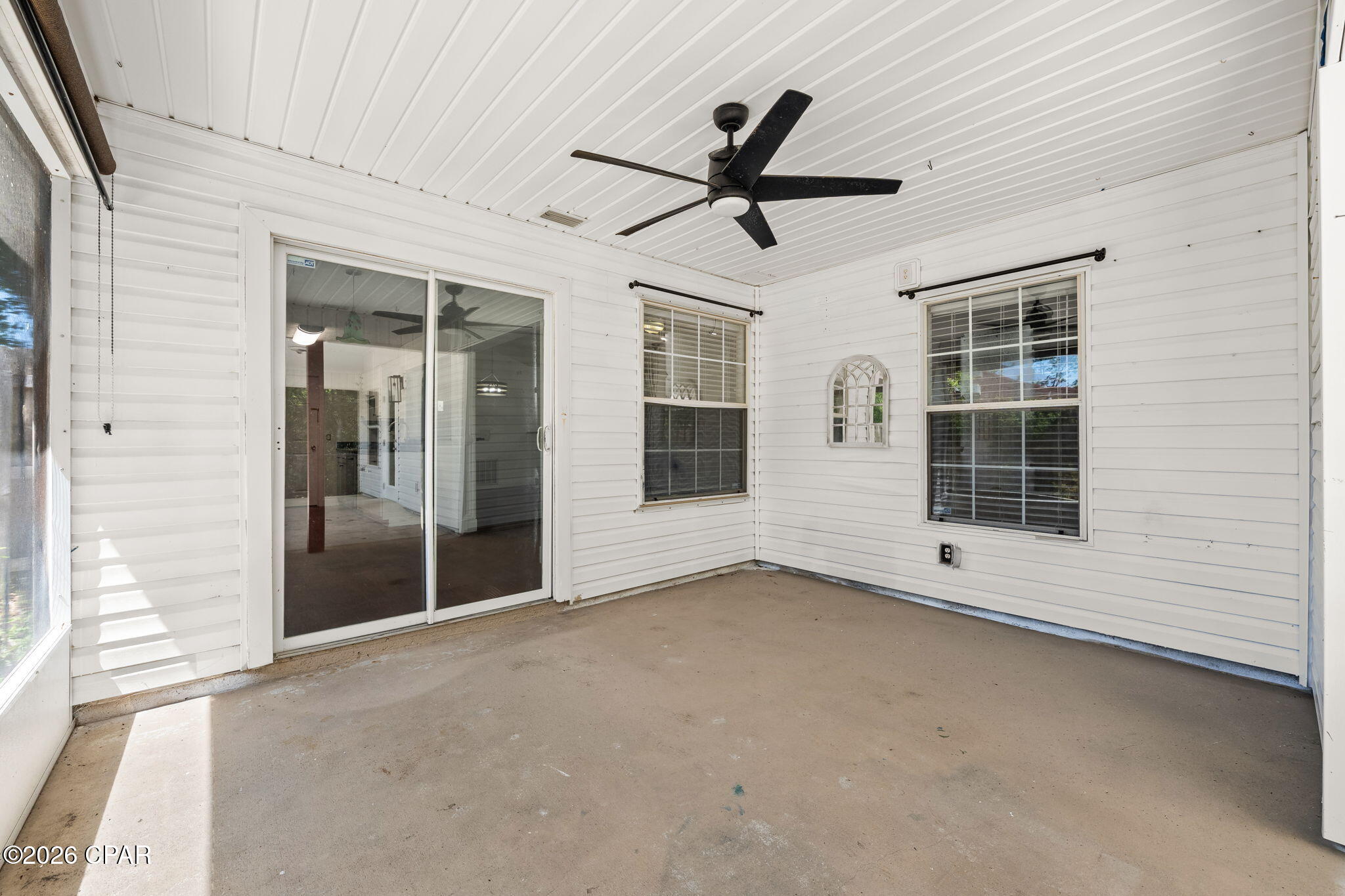 Listing photo id 64 for 607 Timbers Crossing